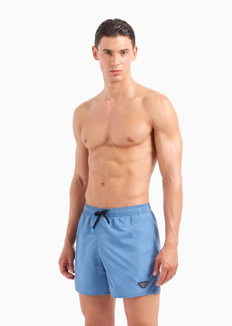 Emporio Armani 男士合身系带腰短款鹰标贴片沙滩裤