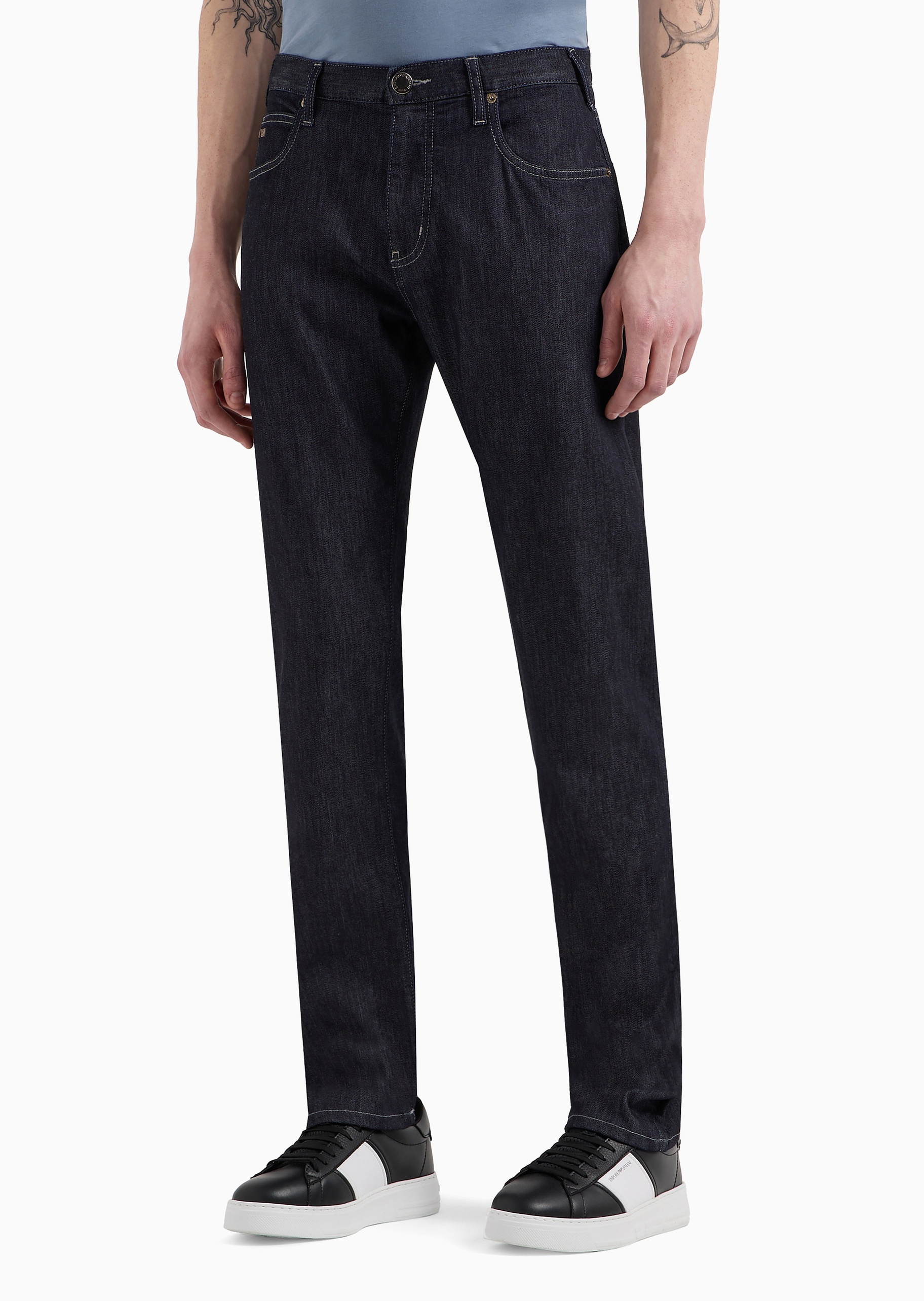 Emporio Armani 男士纯棉微弹轻薄合身中腰直筒直脚牛仔裤