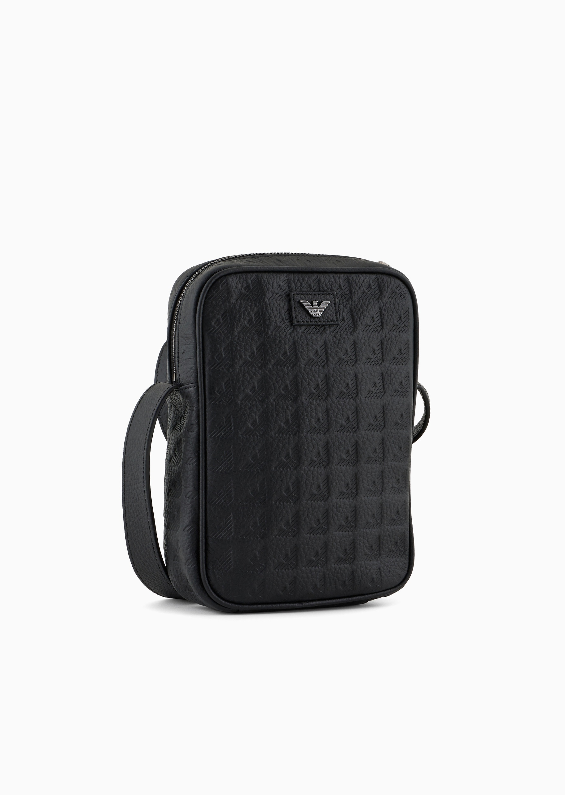 Emporio Armani 男士牛皮革荔枝纹拉链压花斜挎包