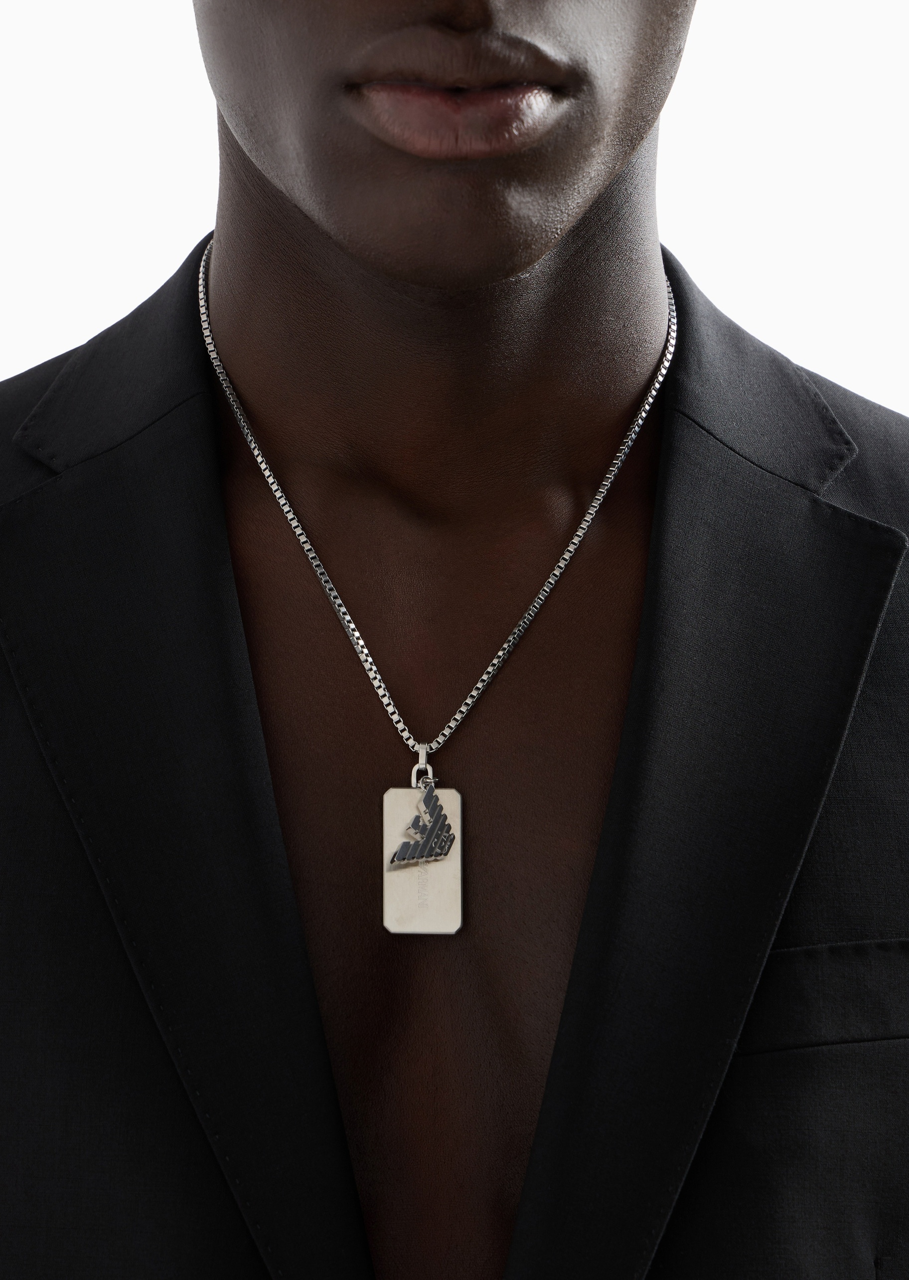 Emporio Armani 曾舜晞同款男士素色拉丝铭牌龙虾扣盒链项链