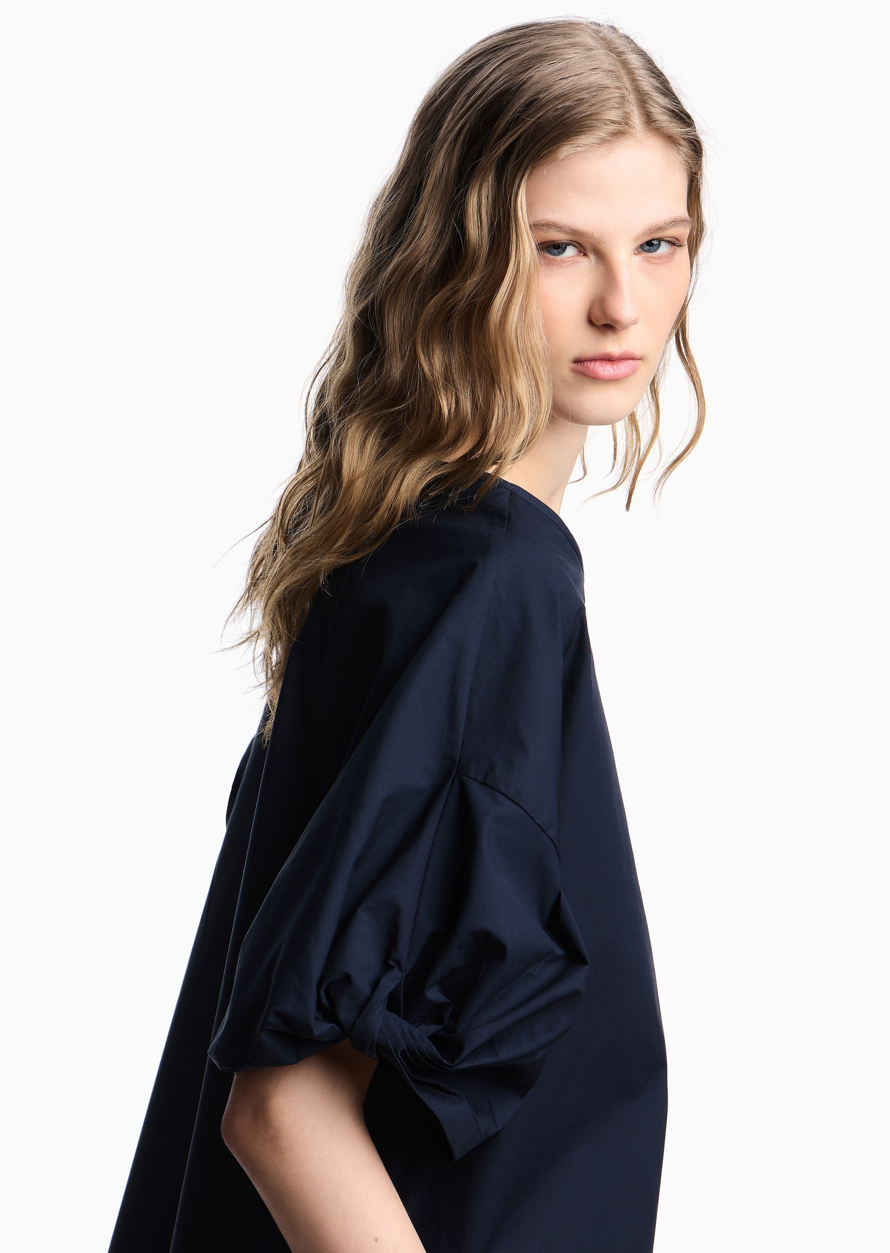 Emporio Armani 女士全棉扭褶宽袖圆领套头纯色休闲衬衫