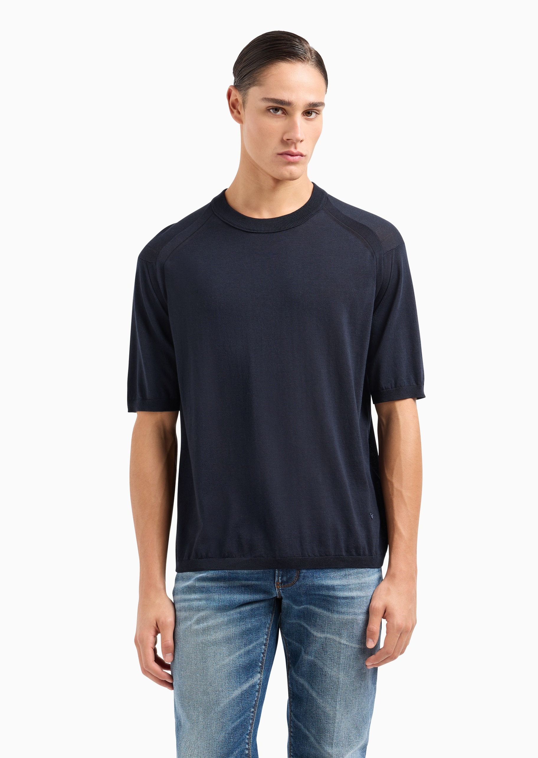Emporio Armani 男士莱赛尔合身短袖圆领插肩纯色针织衫