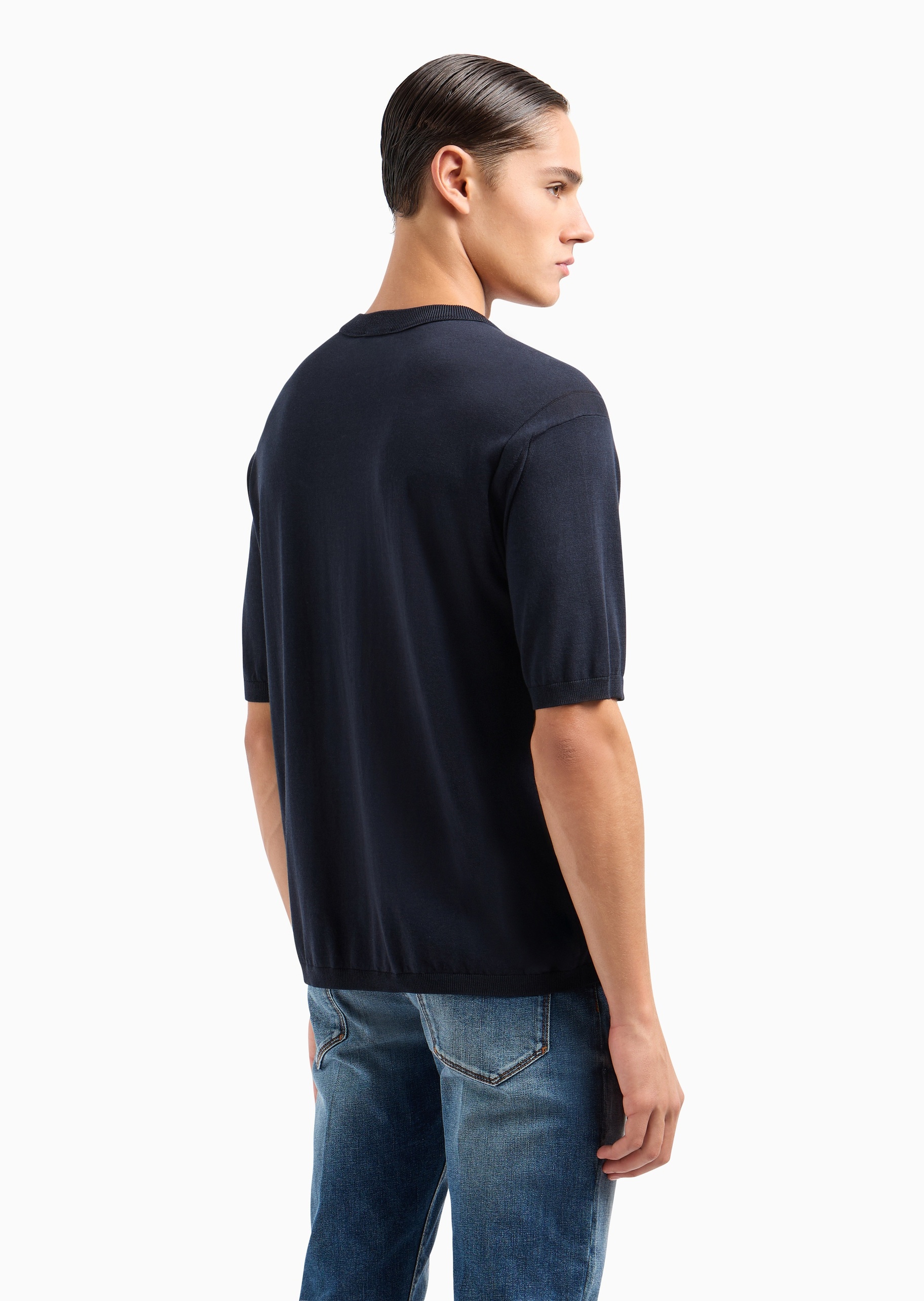Emporio Armani 男士莱赛尔合身短袖圆领插肩纯色针织衫