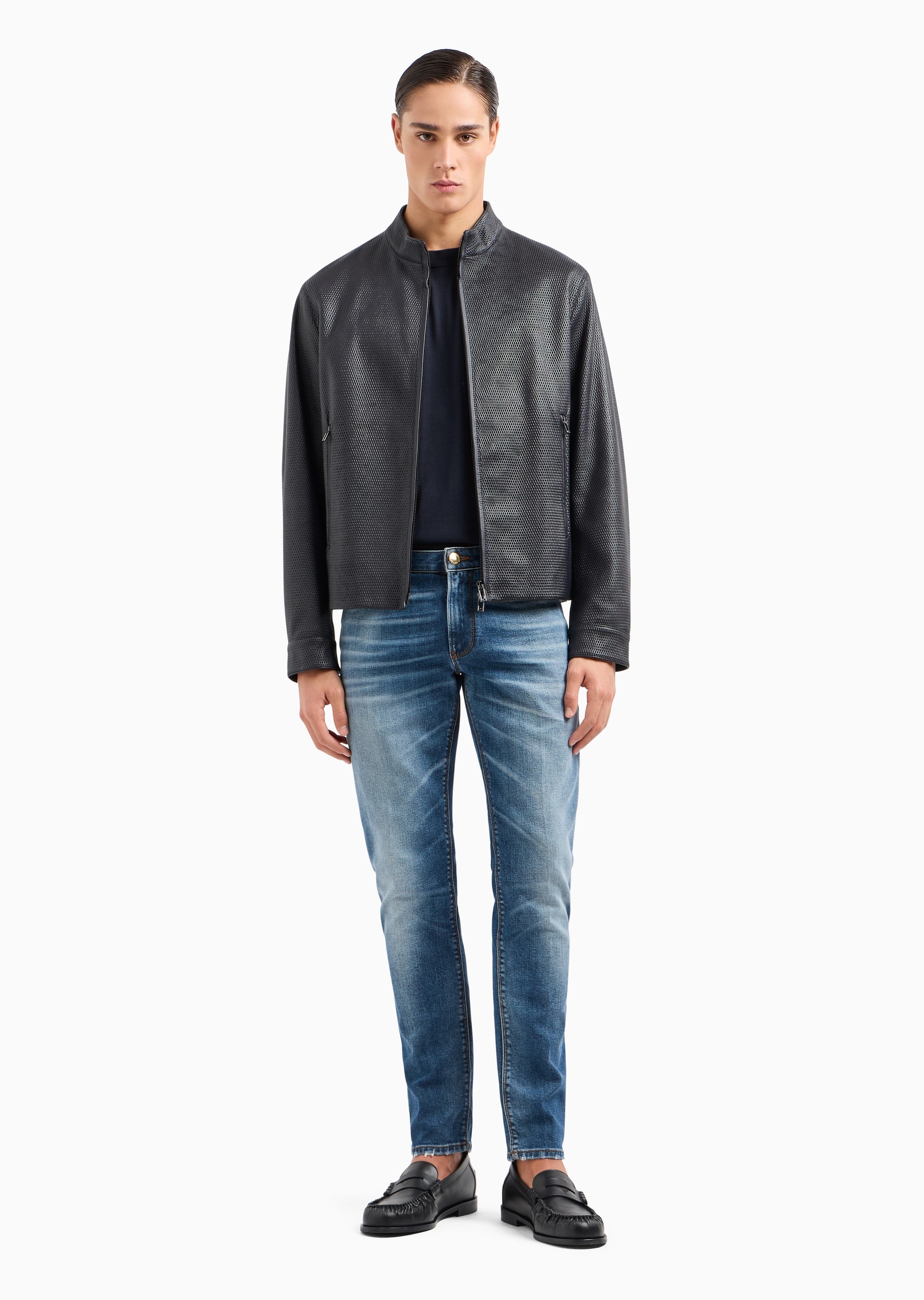 Emporio Armani 男士莱赛尔合身短袖圆领插肩纯色针织衫
