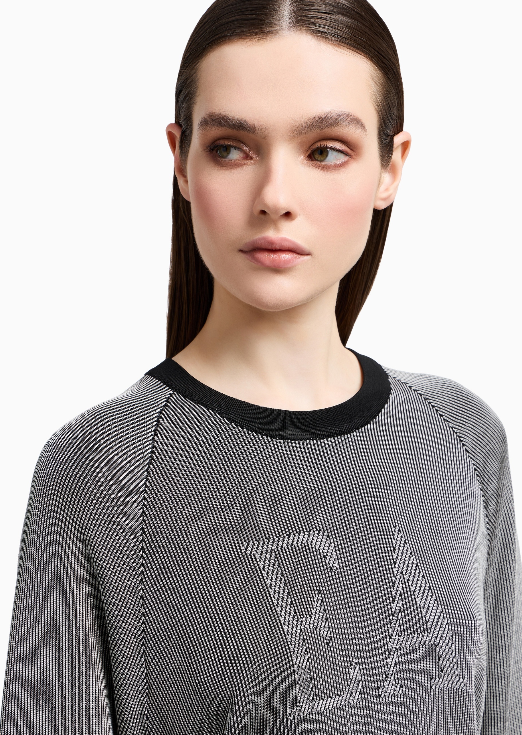 Emporio Armani 女士合身长袖圆领插肩竖向罗纹提花针织衫