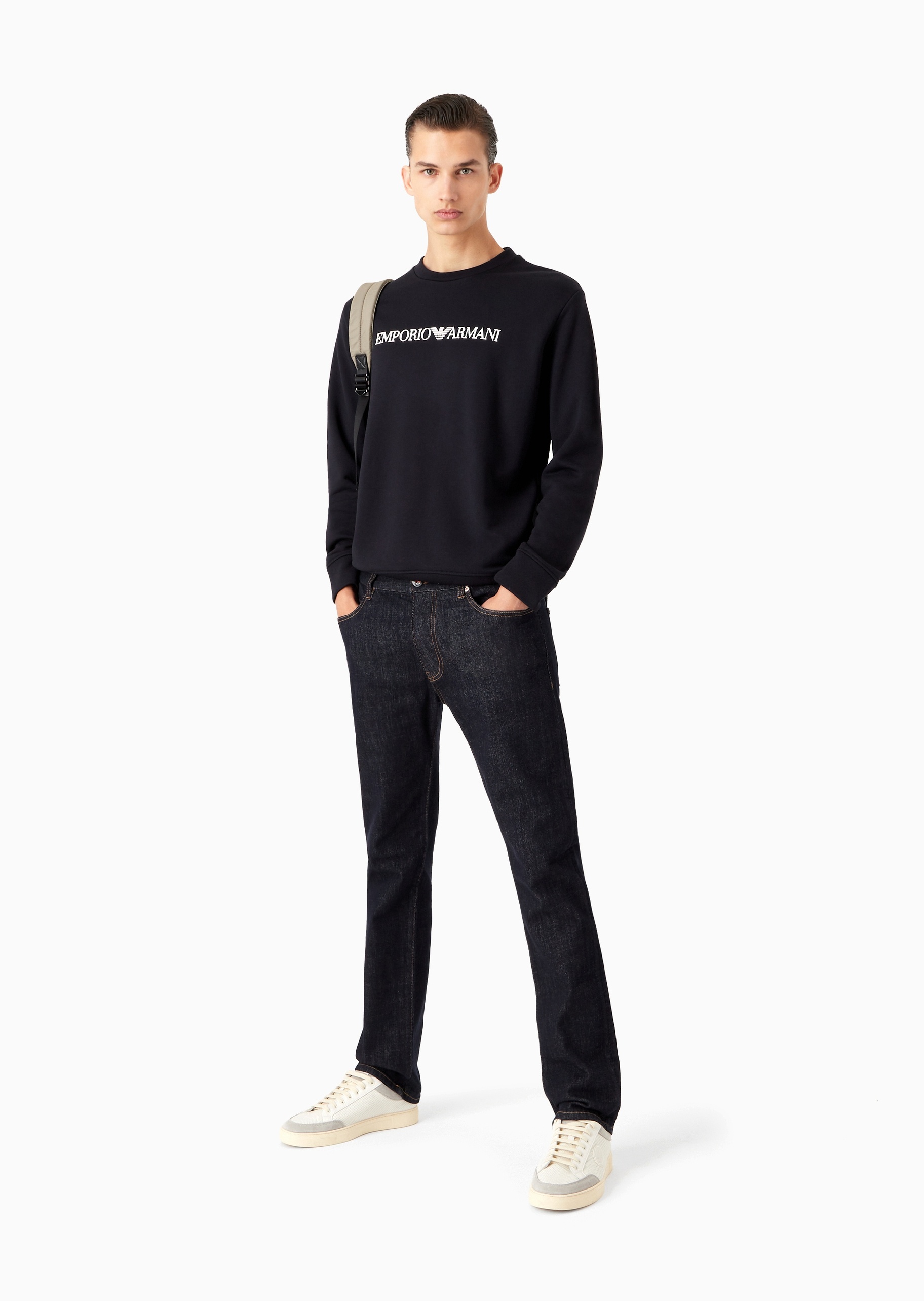 Emporio Armani 男女同款套头圆领落肩莫代尔休闲卫衣