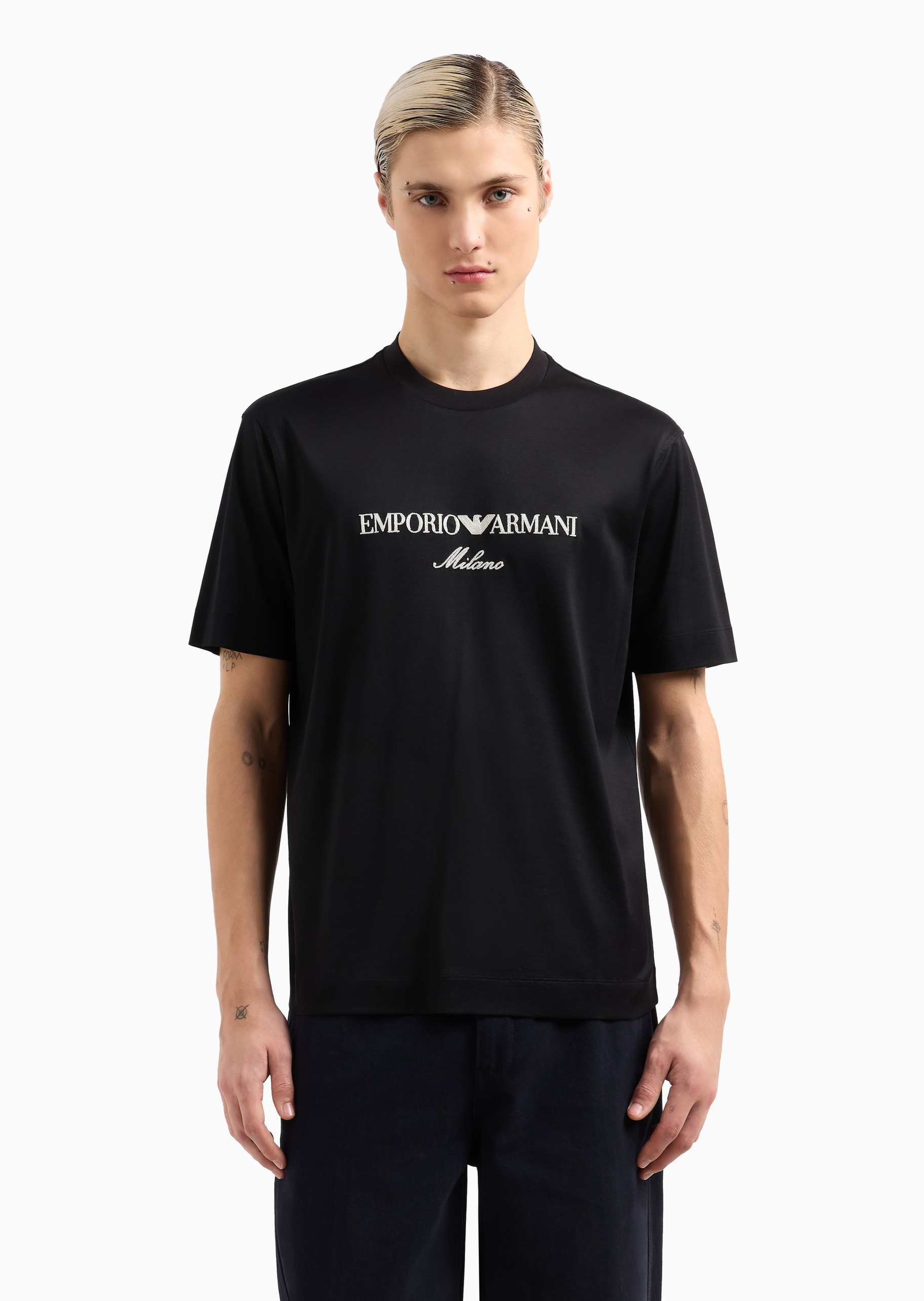 Emporio Armani 男士莱赛尔合身短袖圆领刺绣T恤