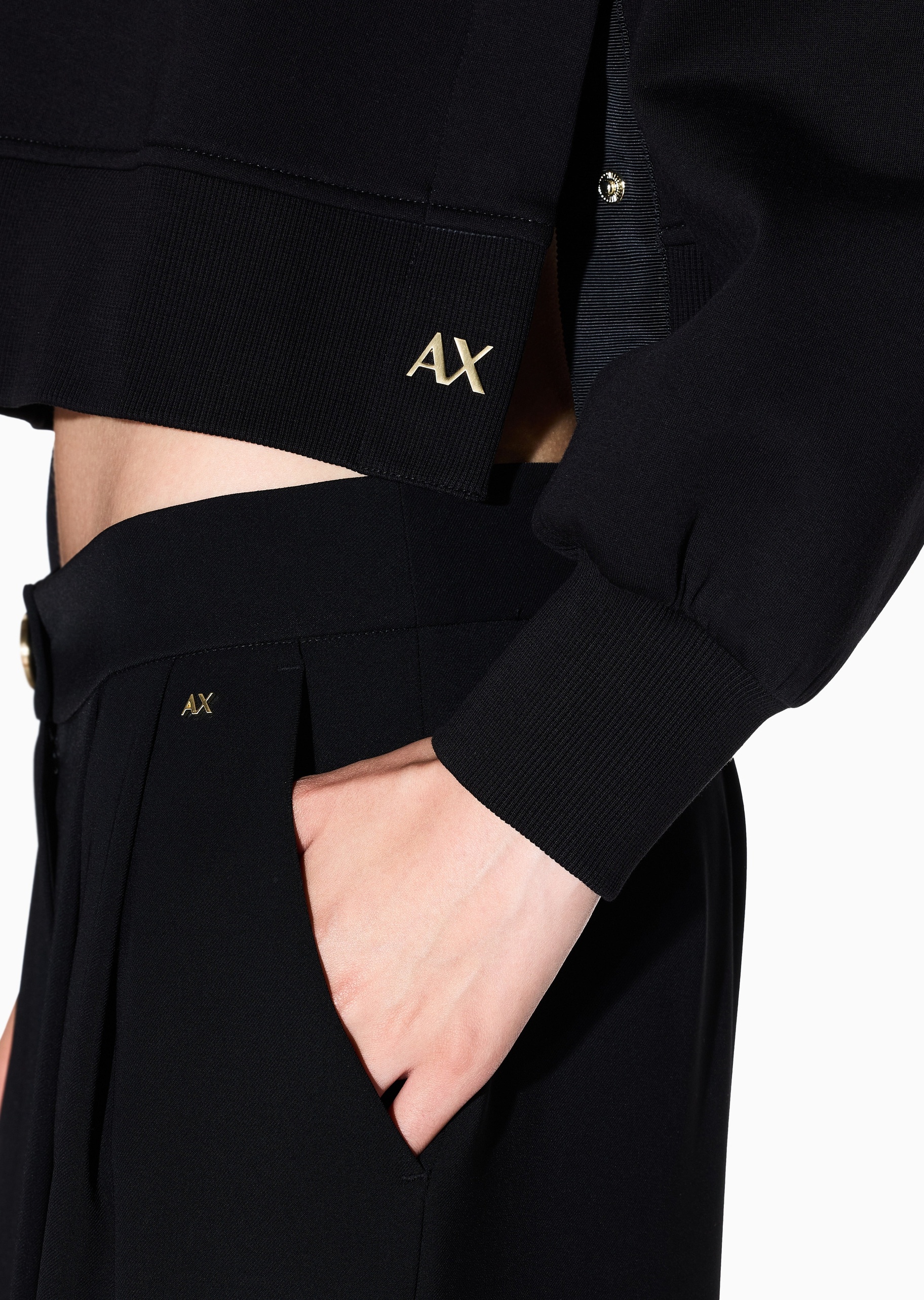 ARMANI EXCHANGE 女士宽松短款圆领落肩撞色标识潮流卫衣