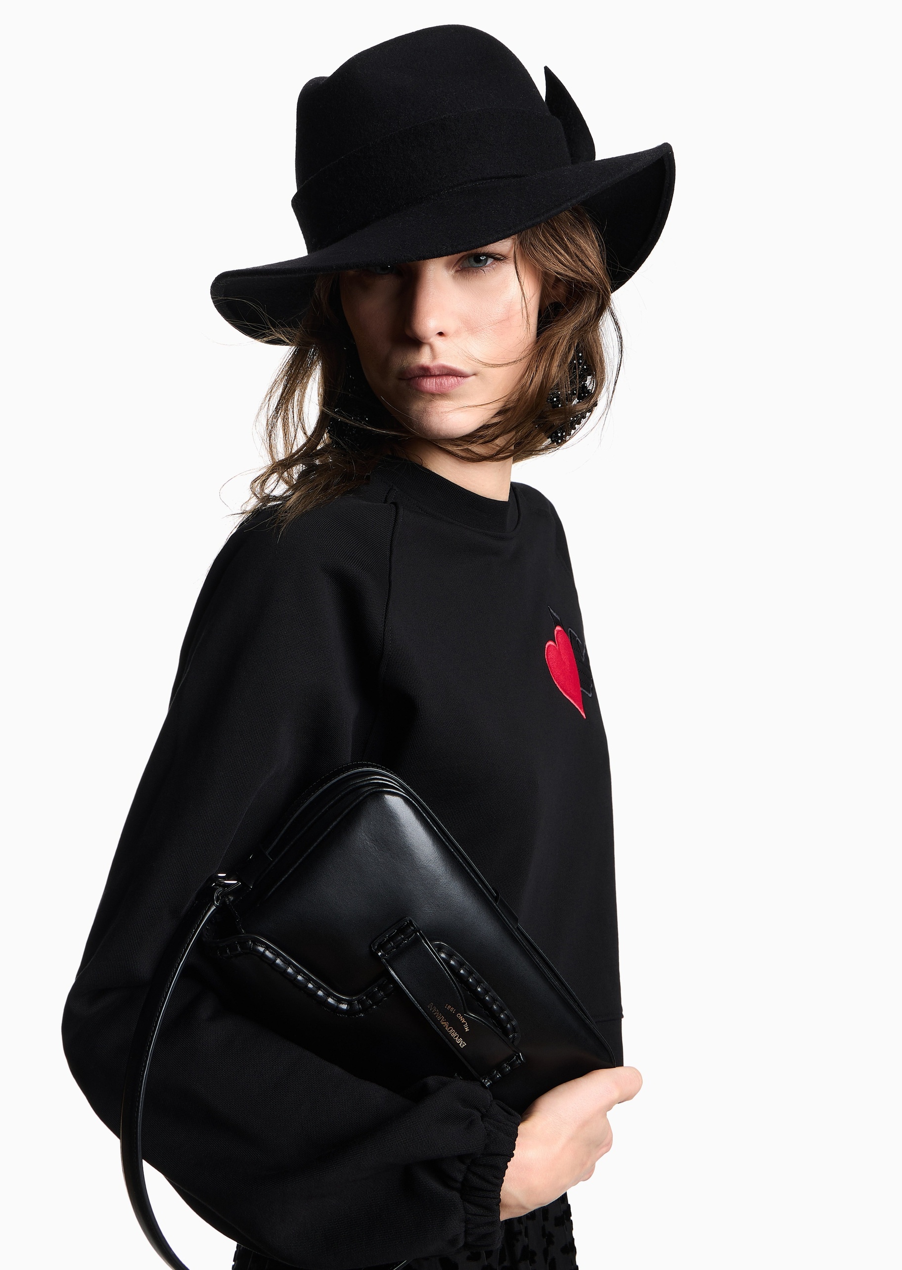 Emporio Armani 女士套头圆领宽松纯棉刺绣落肩休闲卫衣