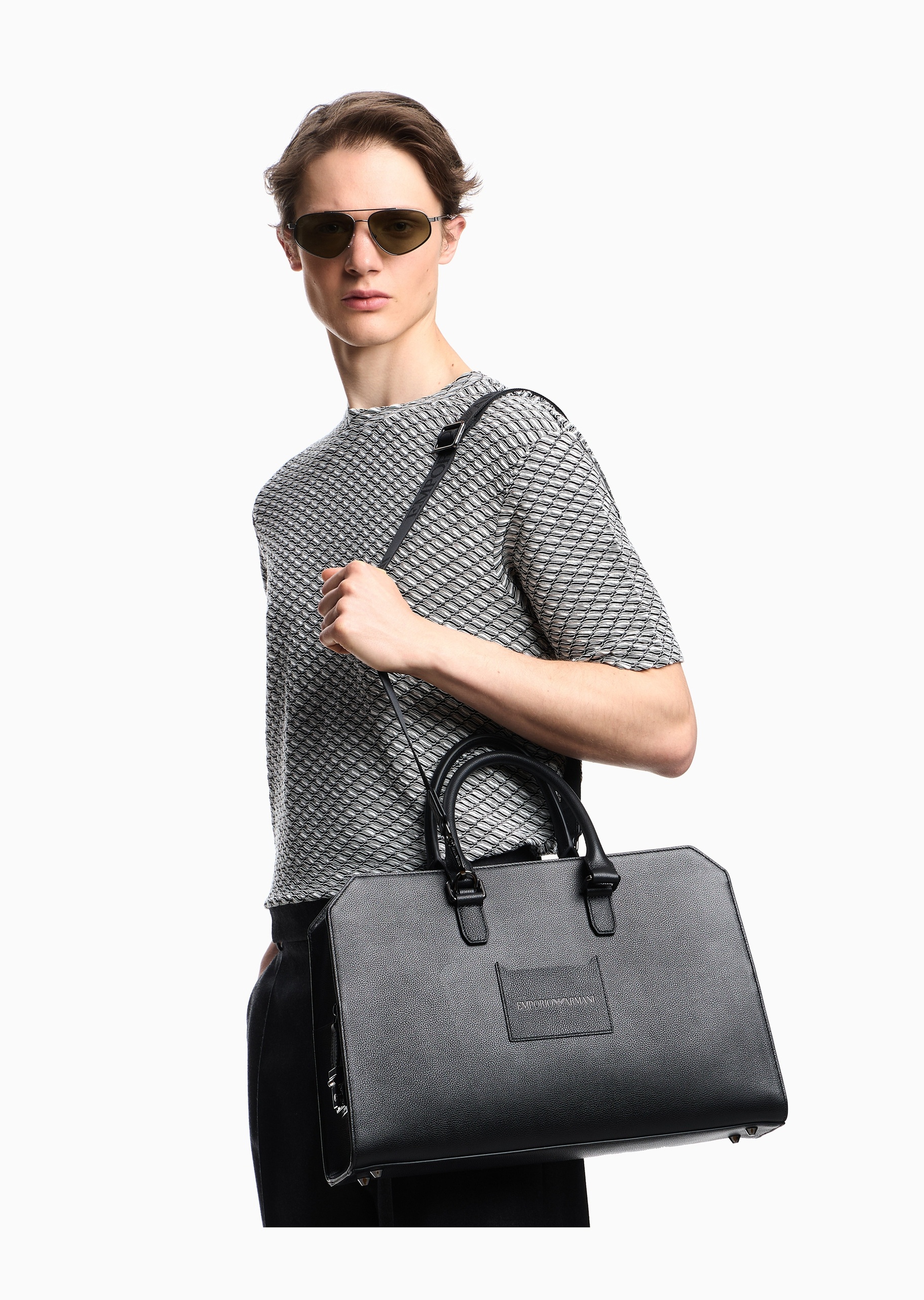 Emporio Armani 男士牛皮革拉链长方形可拆肩带通勤公文包