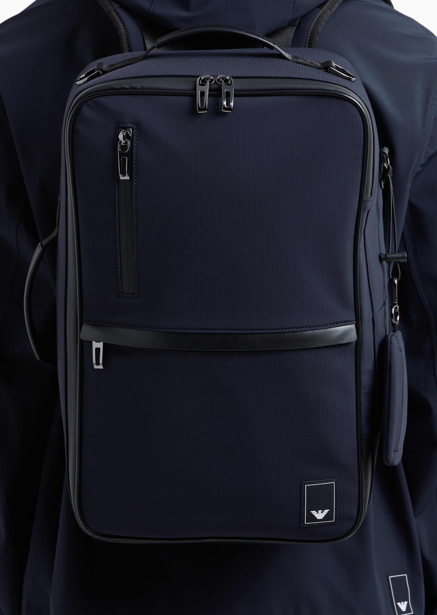 Emporio Armani 男士大容量环绕拉链方形可调节手提双肩包