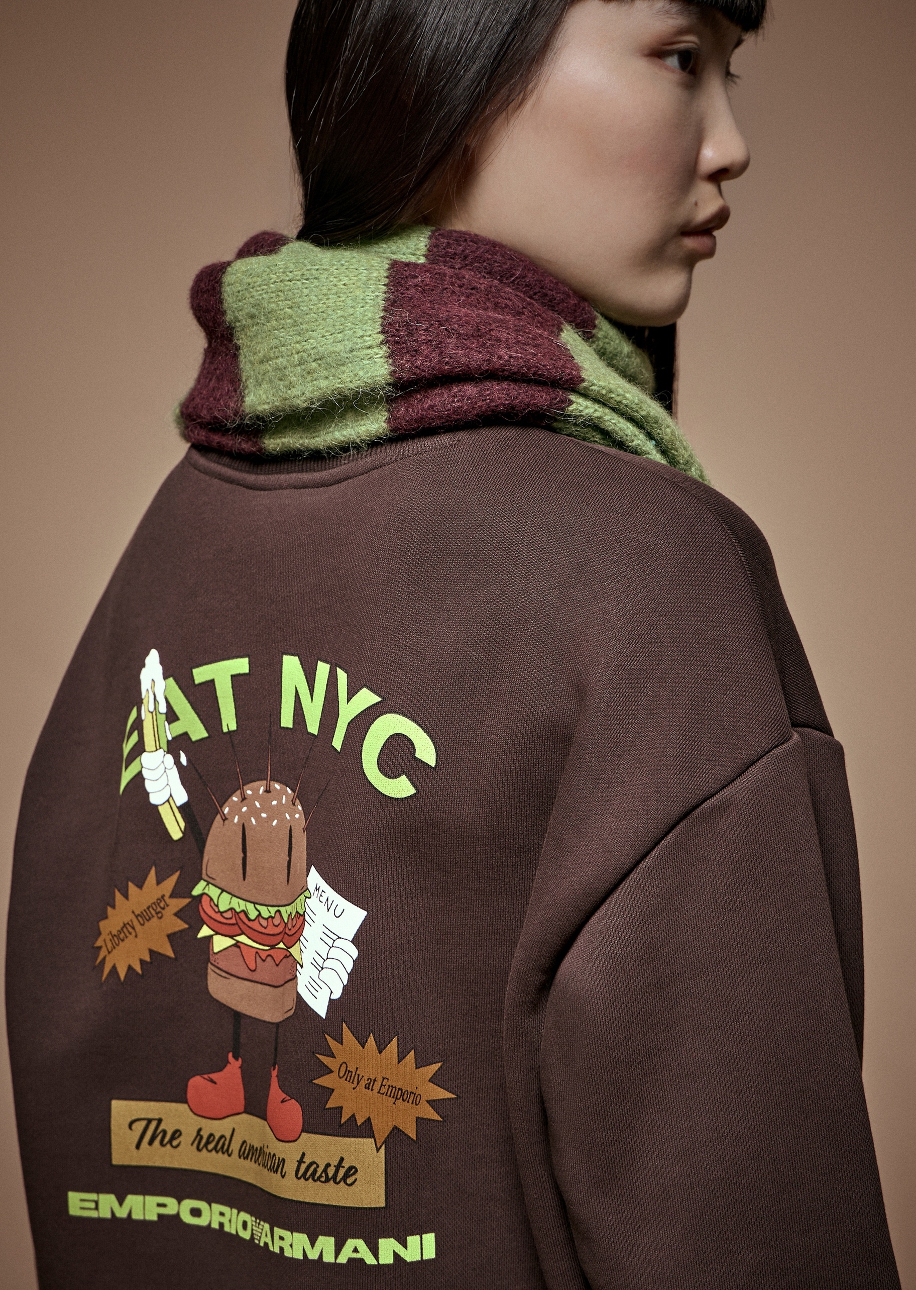 Emporio Armani 女士纯棉重磅宽松长袖圆领落肩运动印花卫衣