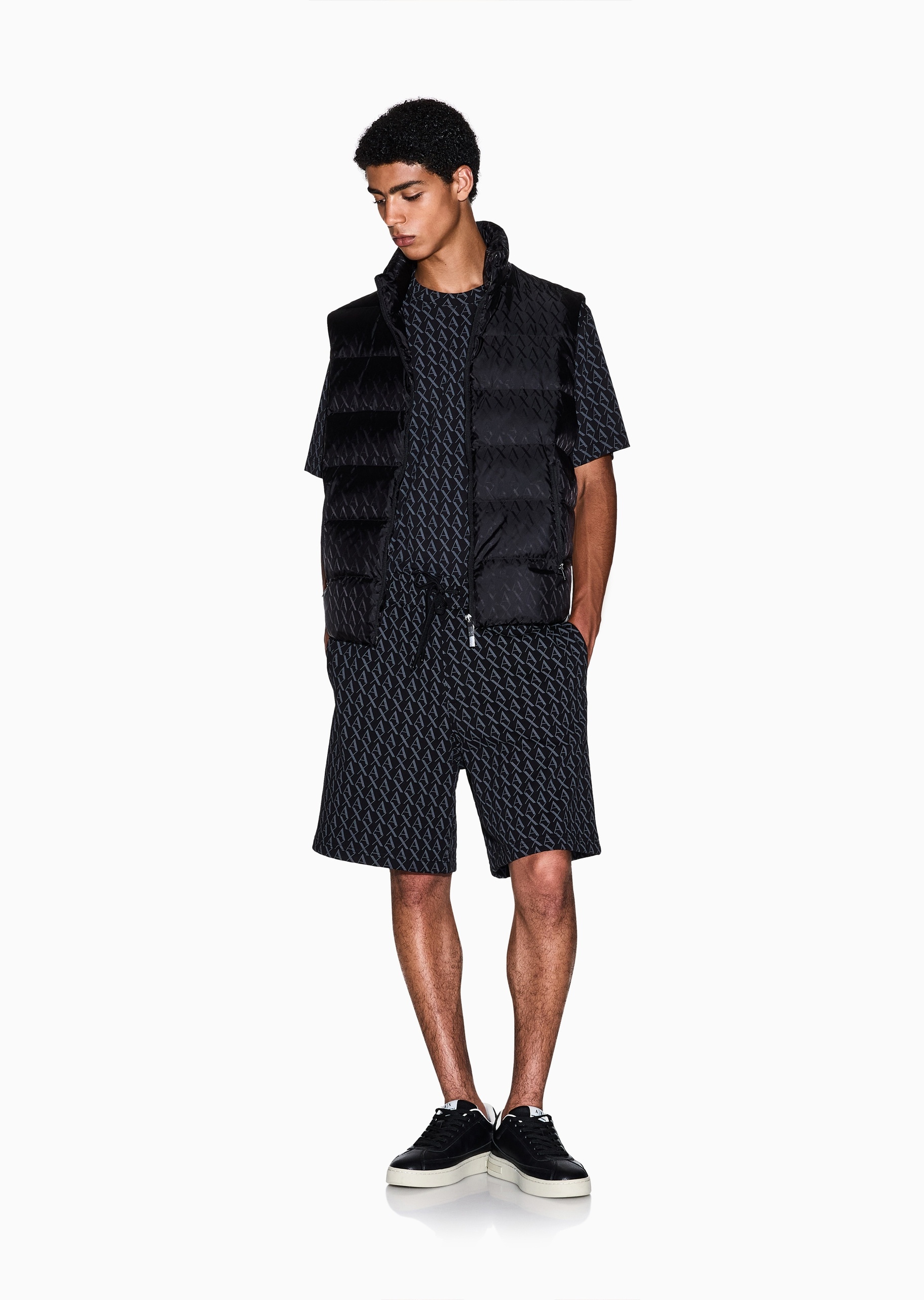 ARMANI EXCHANGE 男士纯棉系带满印LOGO百慕大短裤