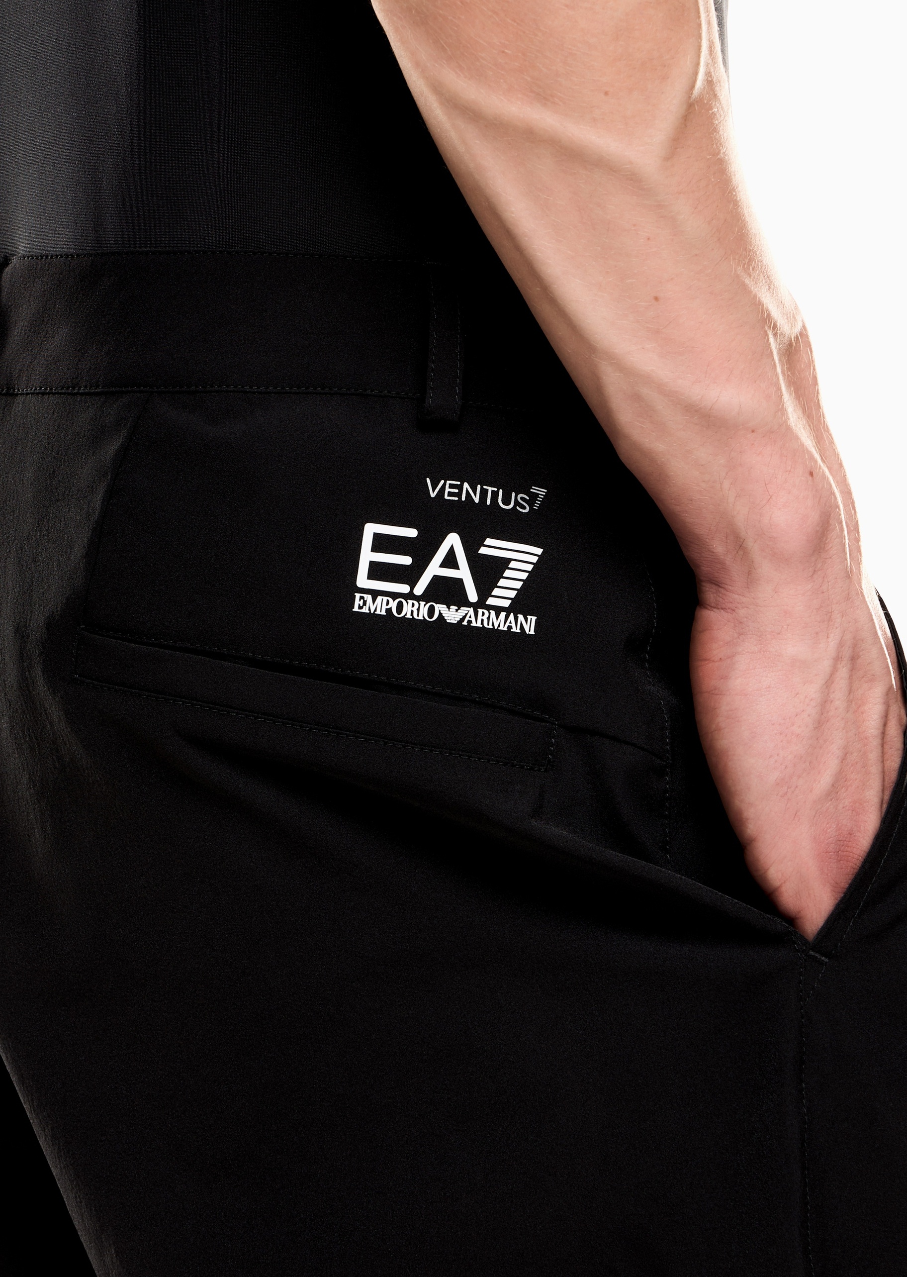 EA7 男士修身直筒撞色LOGO高尔夫短裤