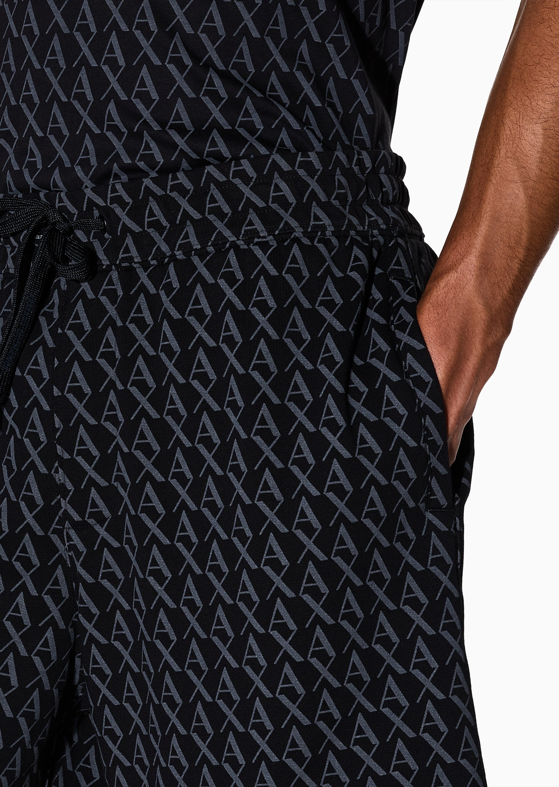 ARMANI EXCHANGE 男士纯棉系带满印LOGO百慕大短裤