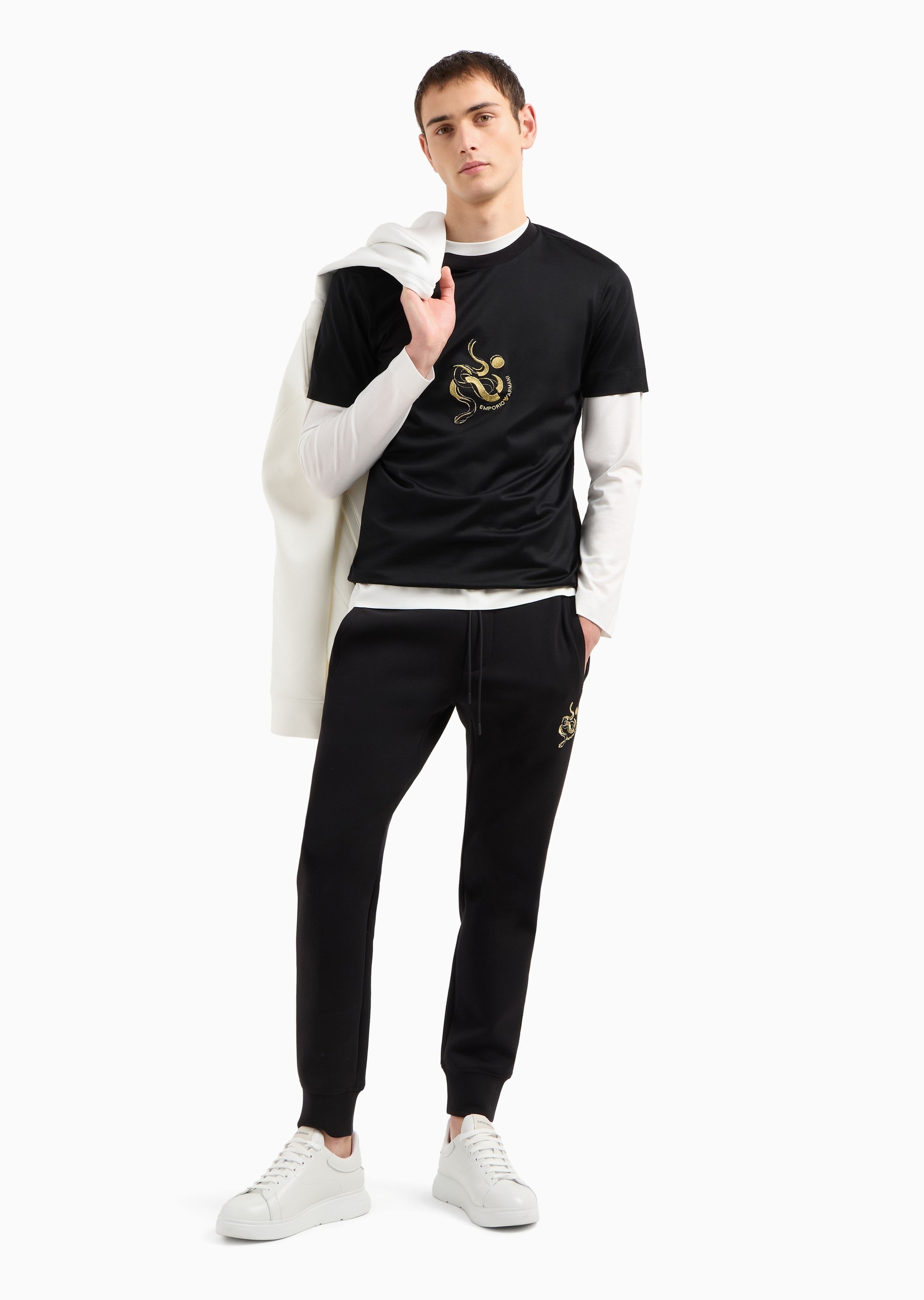 Emporio Armani 男士莱赛尔合身短袖圆领刺绣T恤