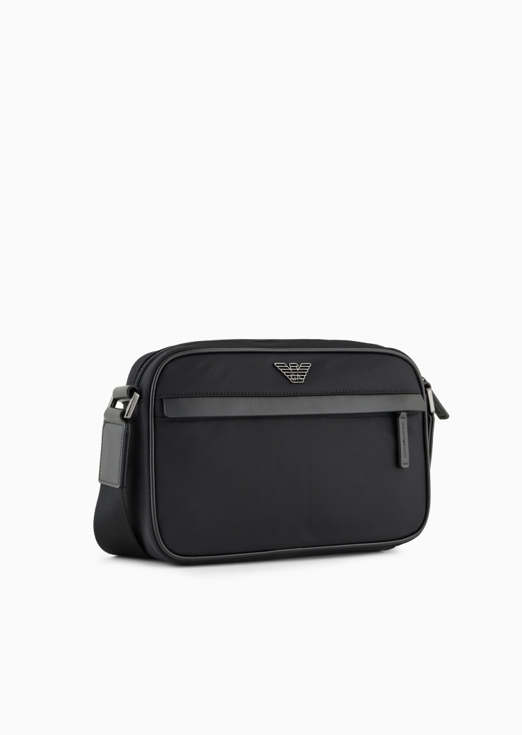 Emporio Armani 男士拉链横款可调节肩带单肩斜挎包