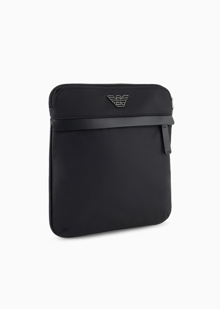 Emporio Armani 男士拉链扁平可调节肩带单肩斜挎包