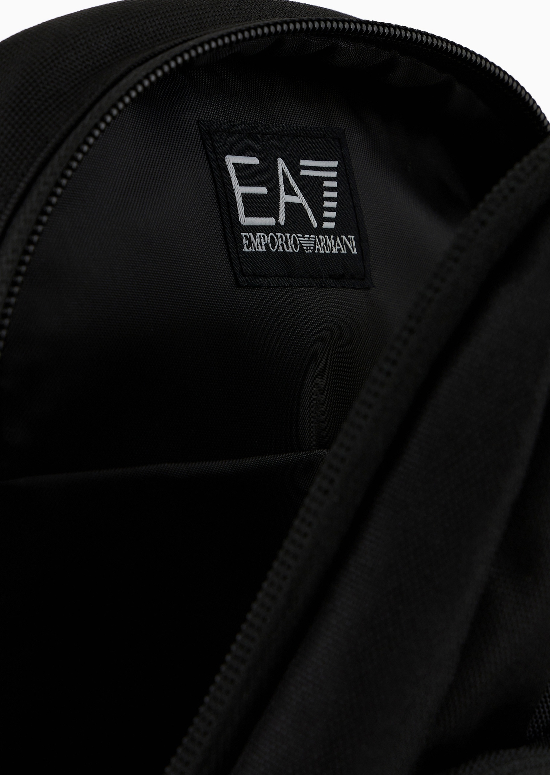 EA7 男女同款拉链竖款可调节肩带健身训练斜挎包