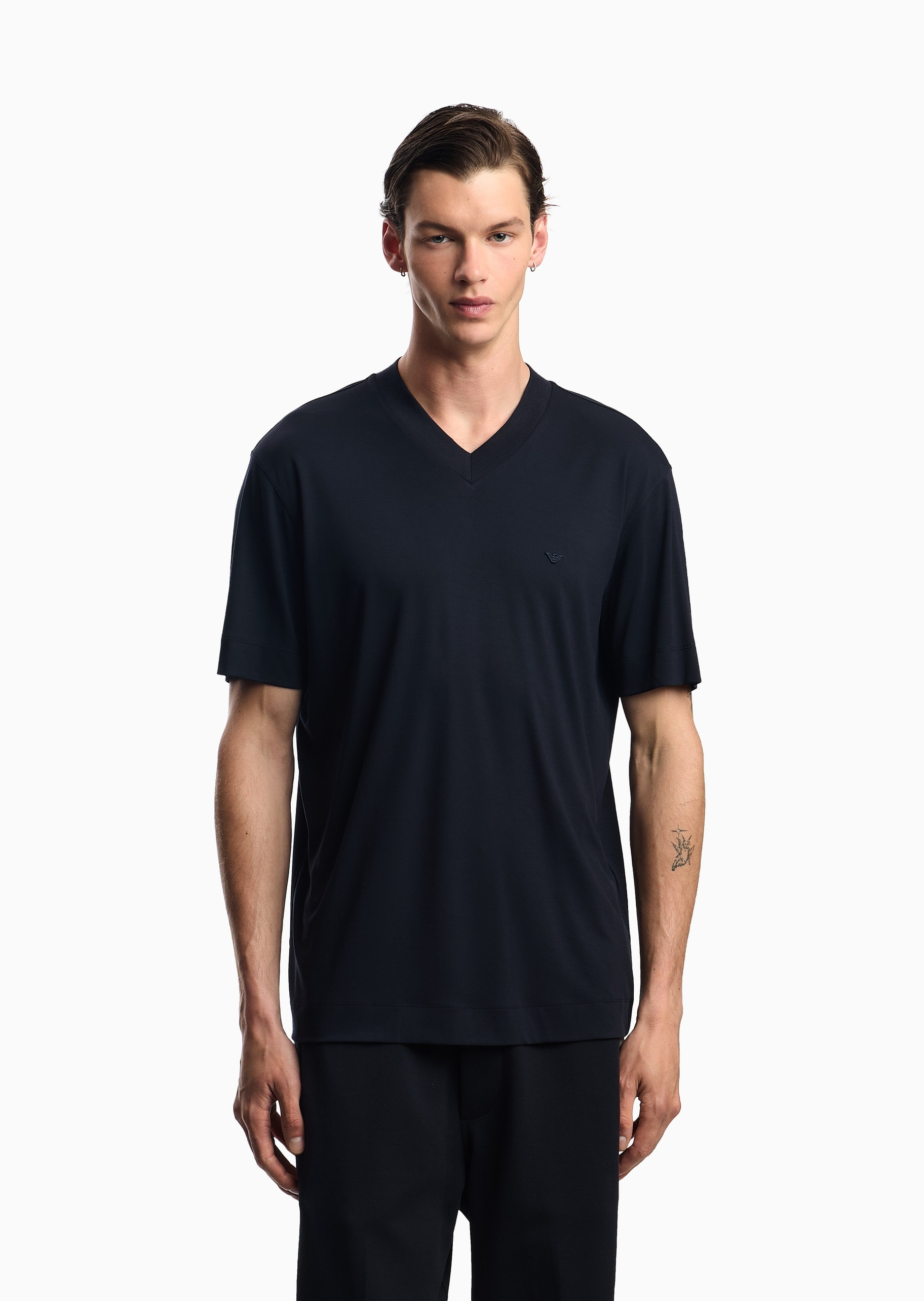 Emporio Armani 男士莫代尔弹力合身短袖V领T恤衫