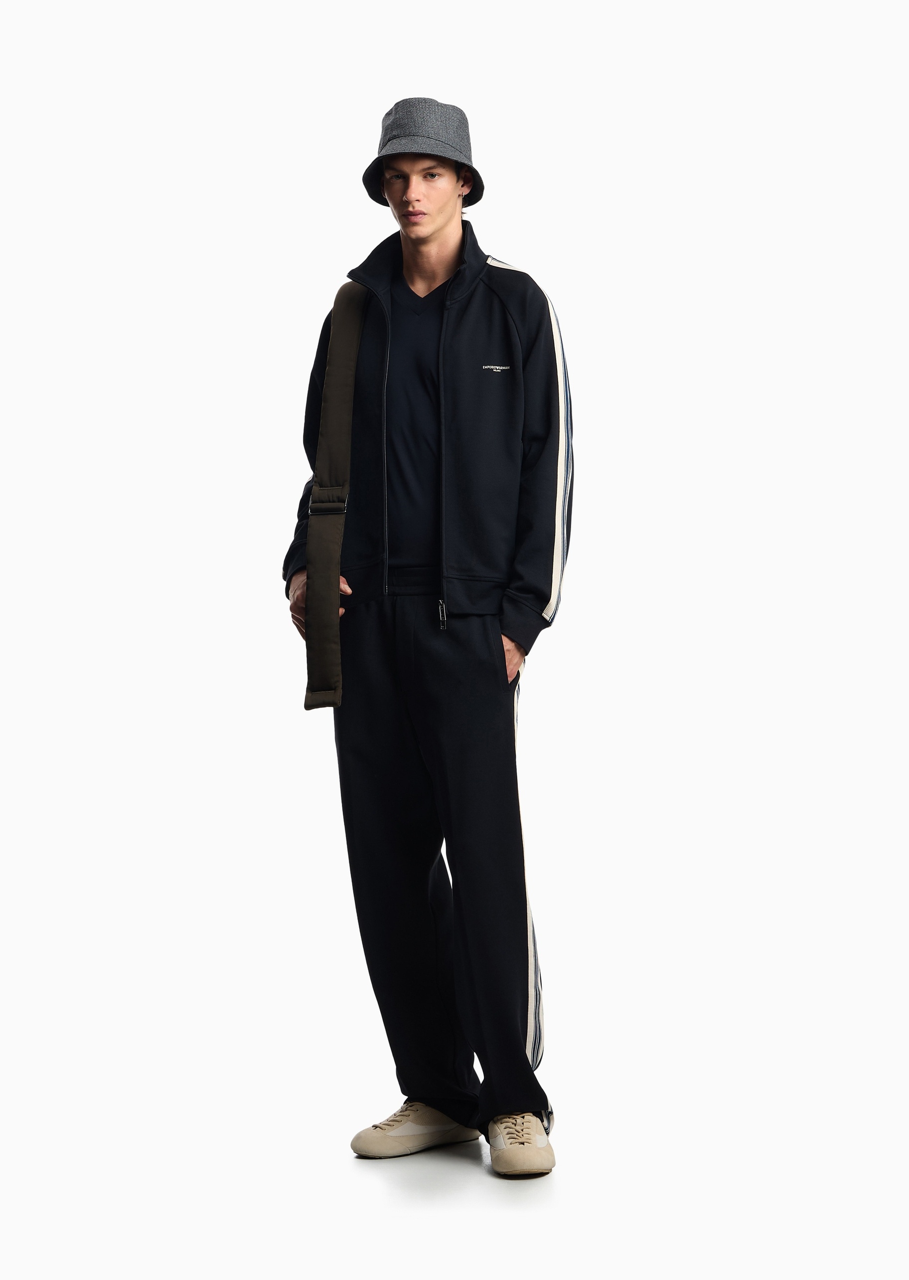 Emporio Armani 男士莫代尔弹力合身短袖V领T恤衫