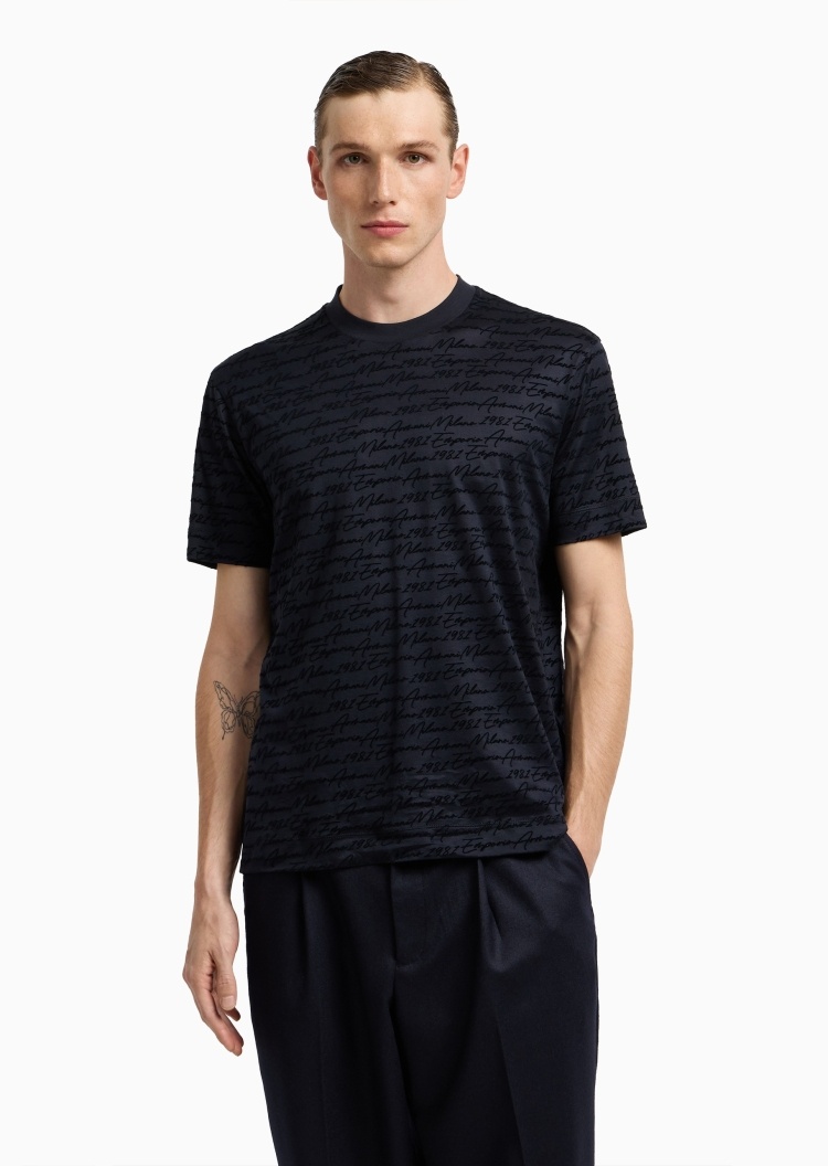 Emporio Armani 男士莱赛尔合身短袖圆领植绒老花T恤