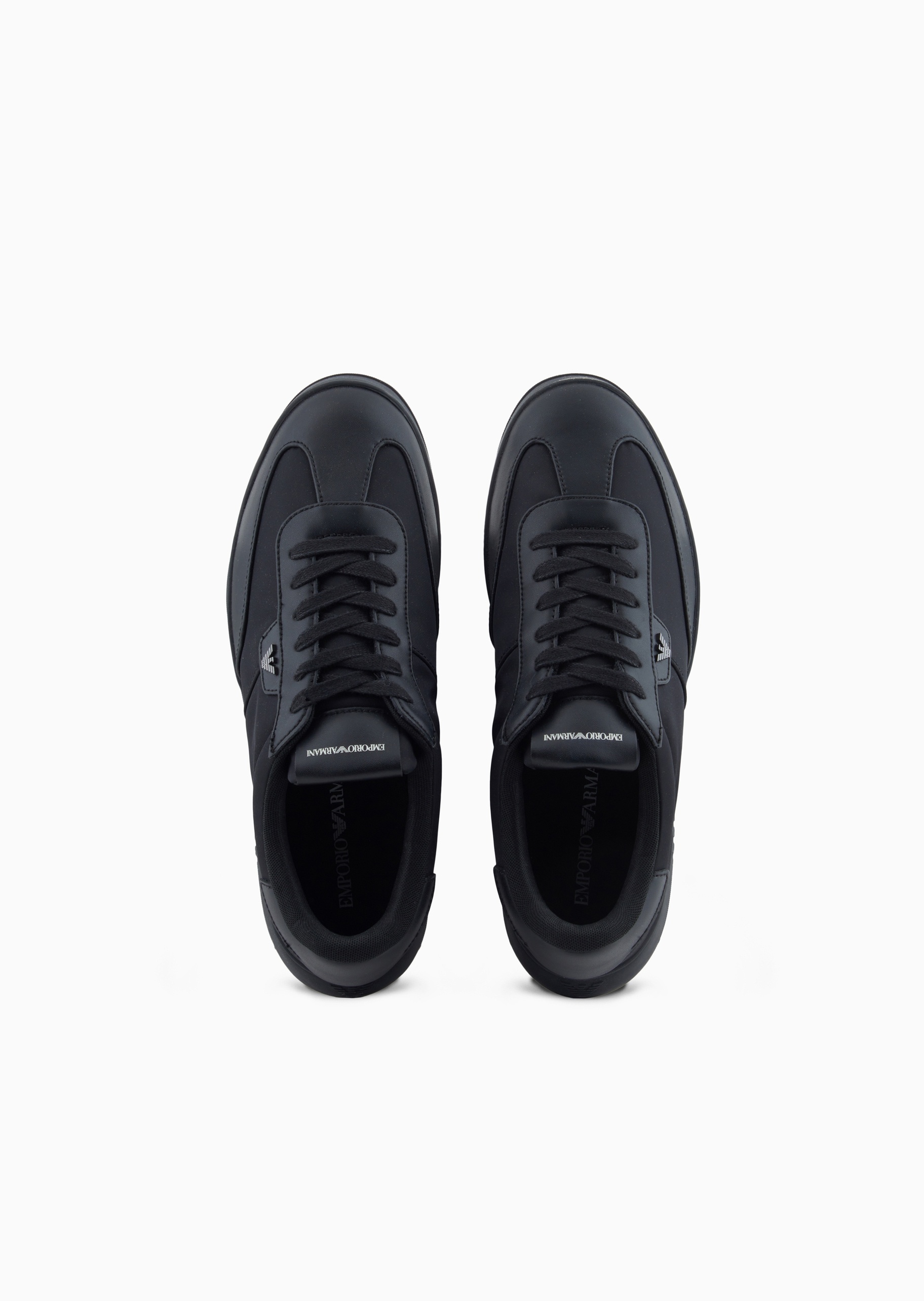 Emporio Armani 男士系带低帮平底纯色休闲运动鞋