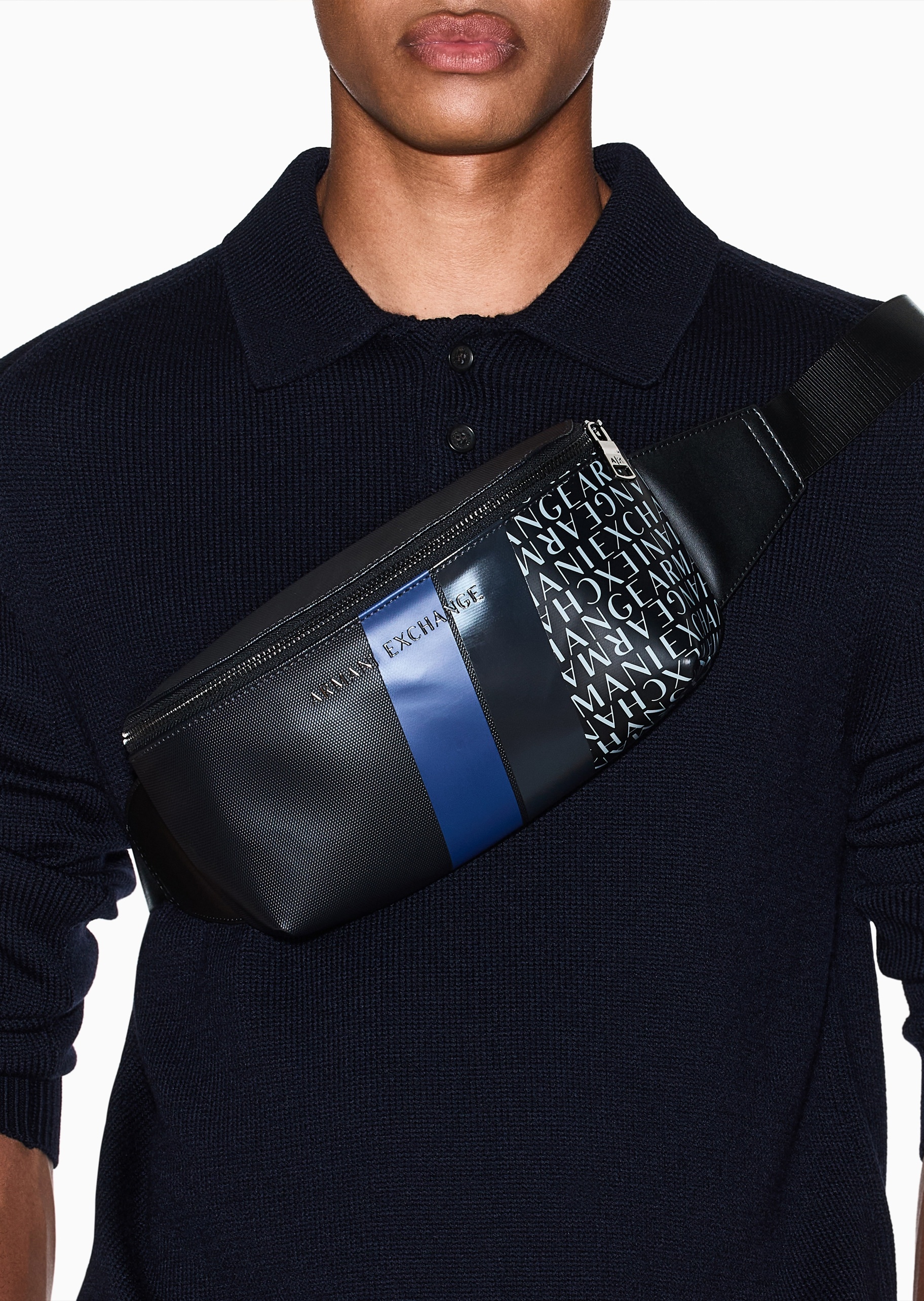 ARMANI EXCHANGE 男士拉链可调节插扣袢带撞色斜挎腰包