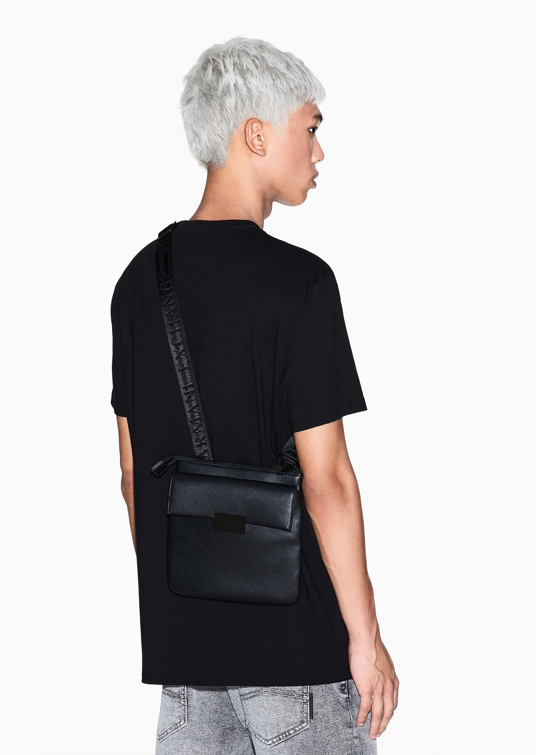 ARMANI EXCHANGE 男士拉链方形可调节肩带单肩斜挎邮差包