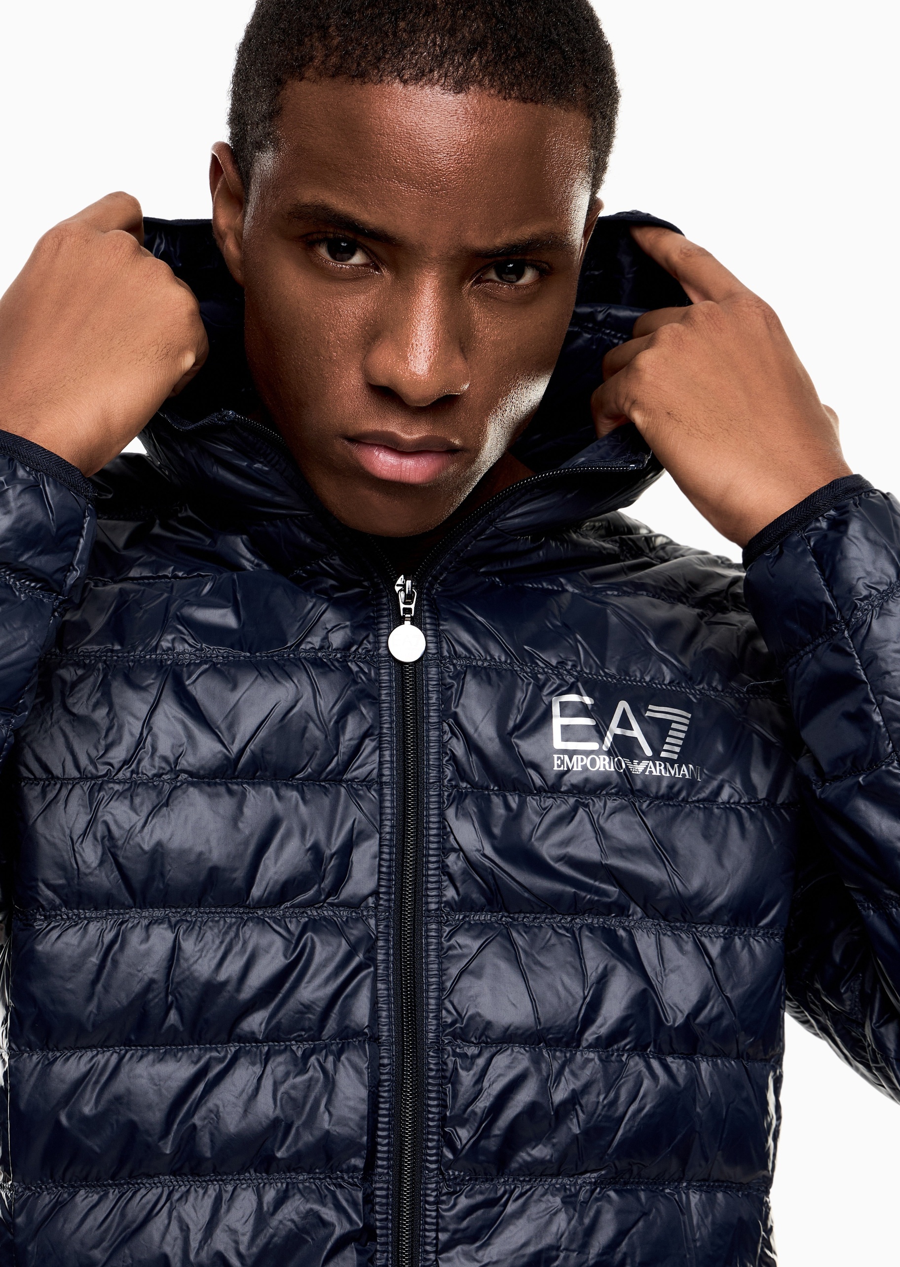 EA7 男士短款轻薄长袖连帽健身训练休闲羽绒服