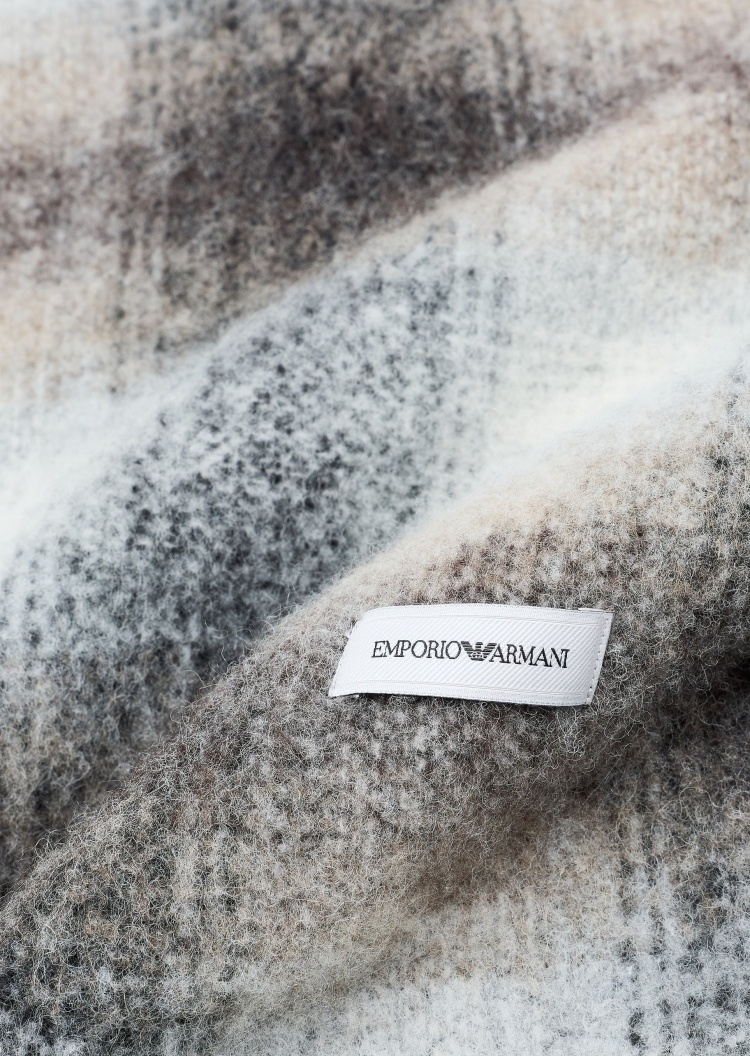 Emporio Armani 女士绵羊毛混纺格纹商务保暖围巾