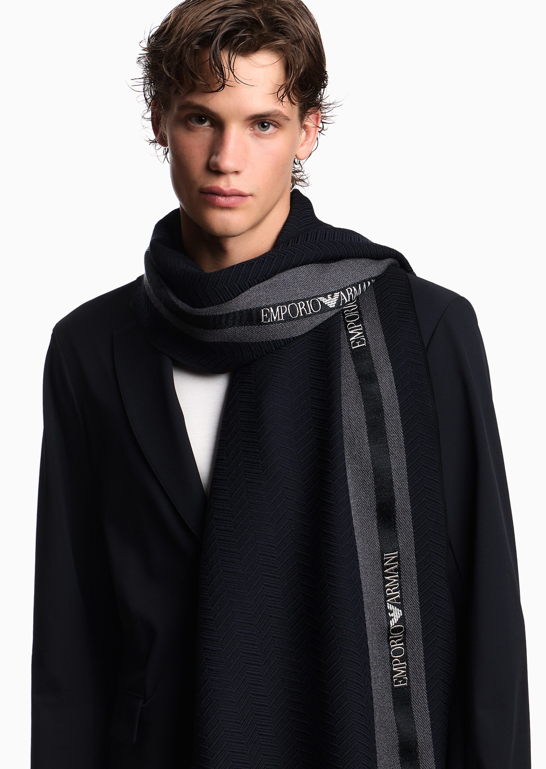 Emporio Armani 男士绵羊毛混纺提花纯色保暖围巾