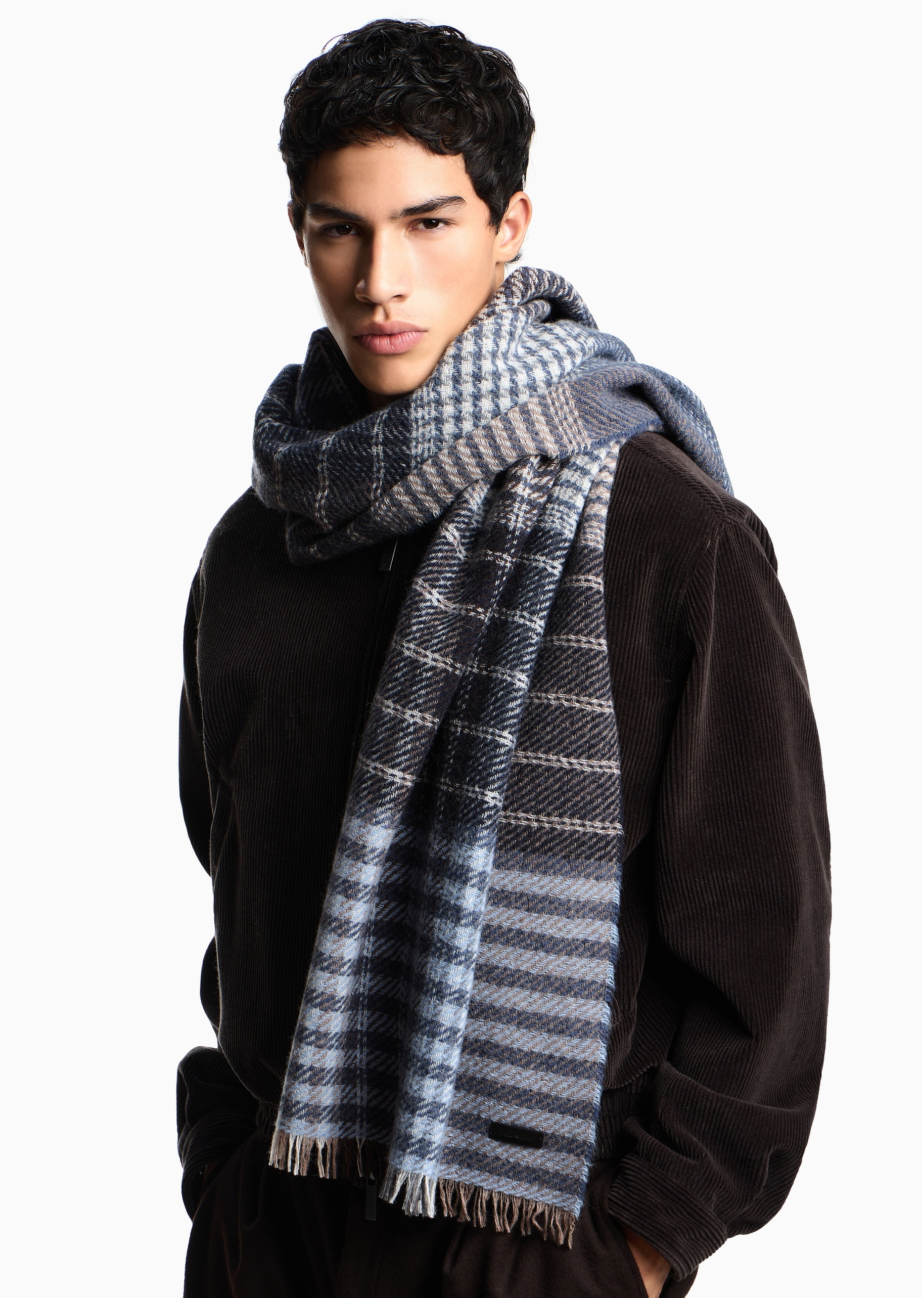 Emporio Armani 男士绵羊毛混纺撞色格纹保暖围巾