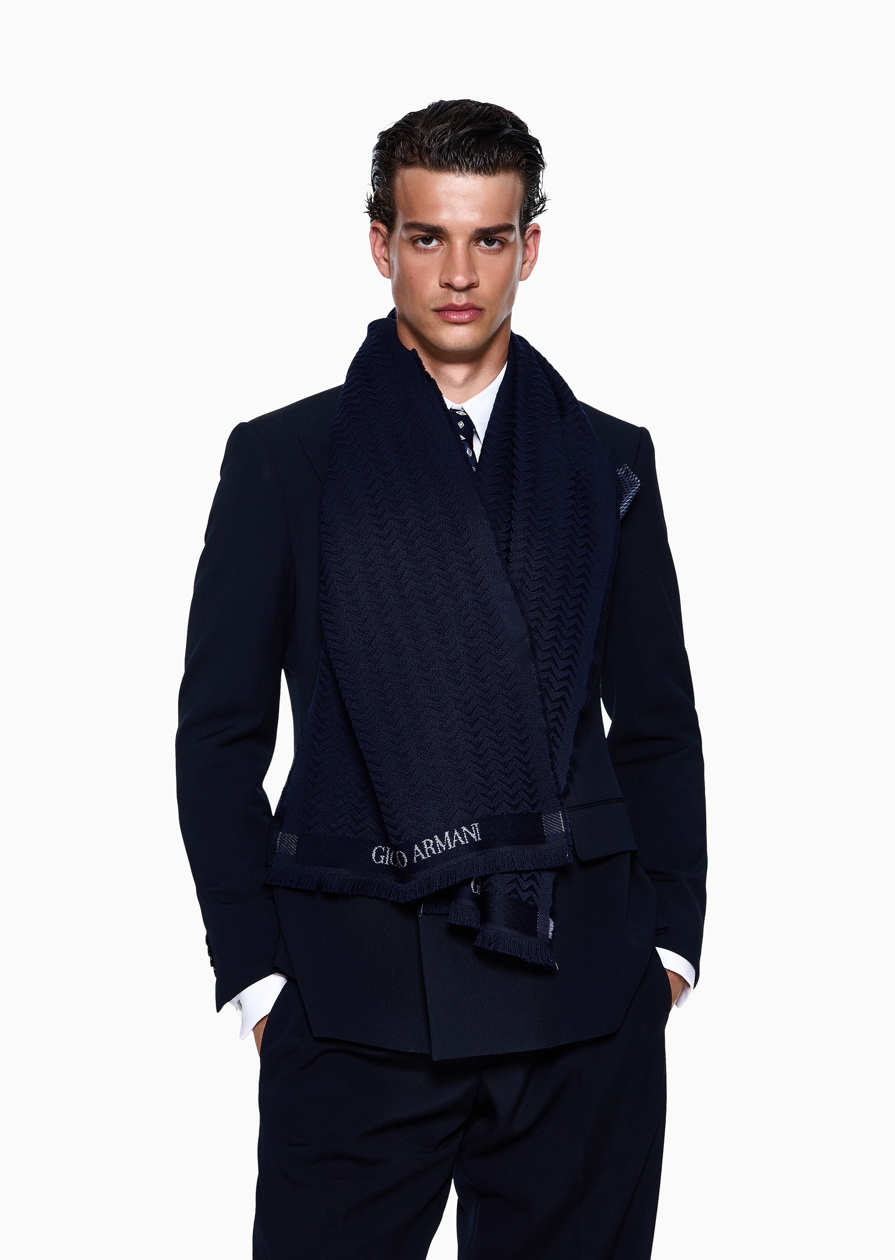 Giorgio Armani 男士绵羊毛纯色保暖短穗提花休闲围巾