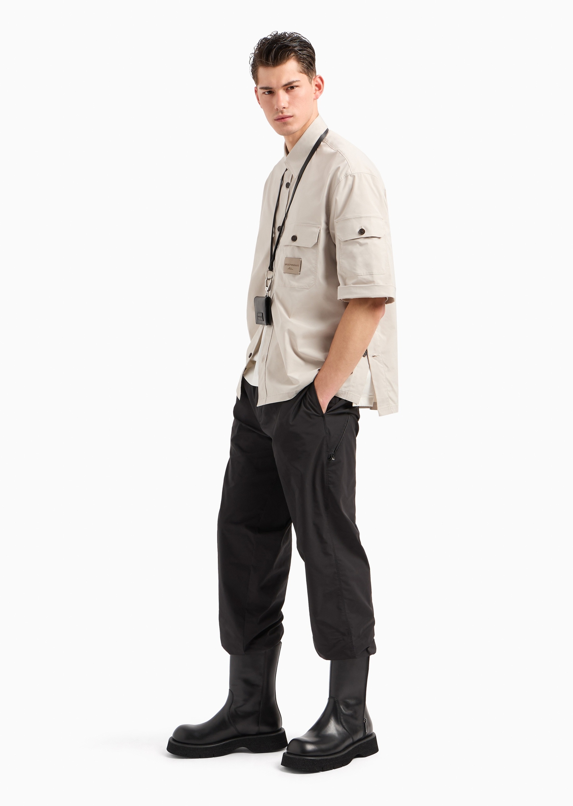 Emporio Armani 男士宽松短袖尖领叶廓形工装衬衫