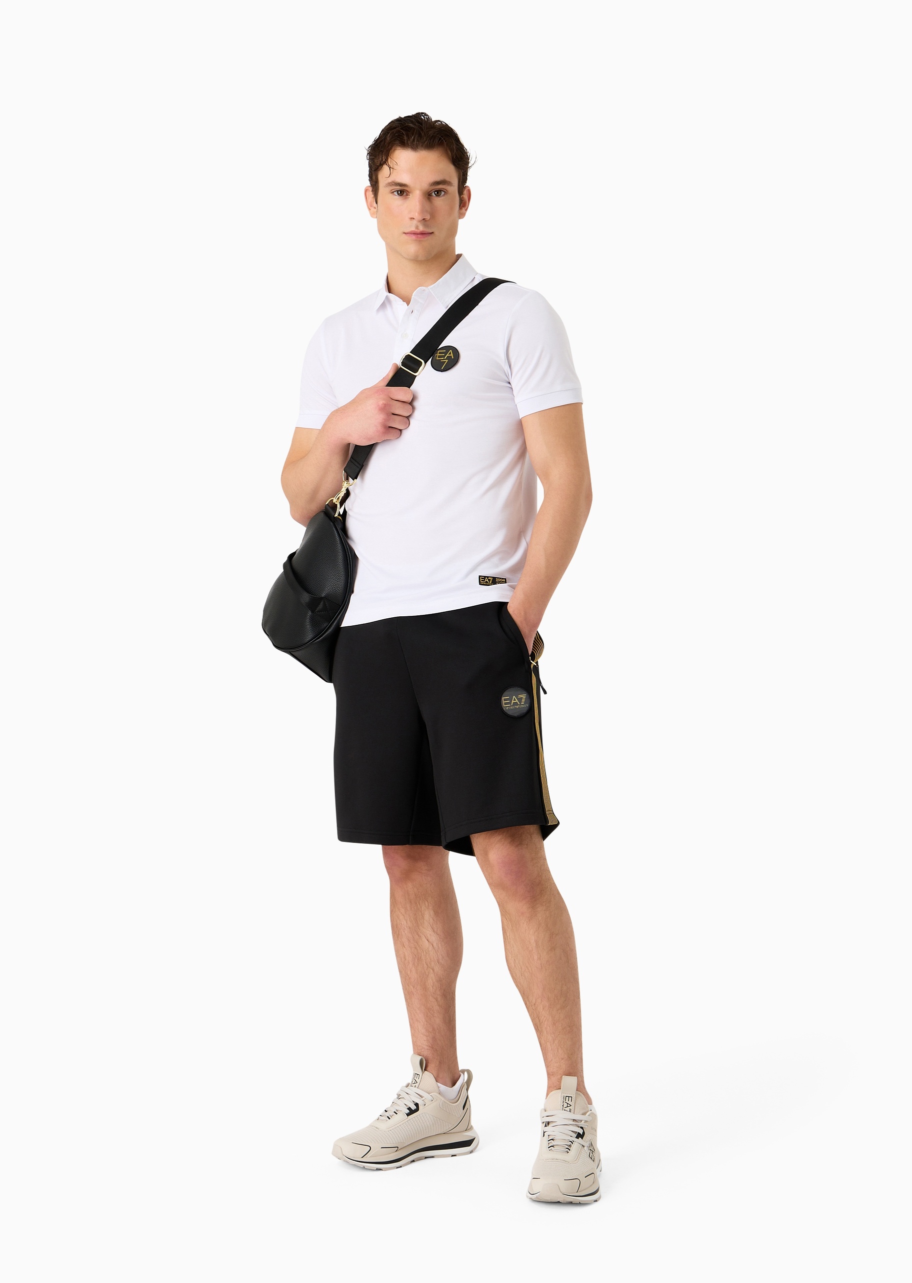 EA7 男士宽松系带腰直筒健身训练百慕大短裤