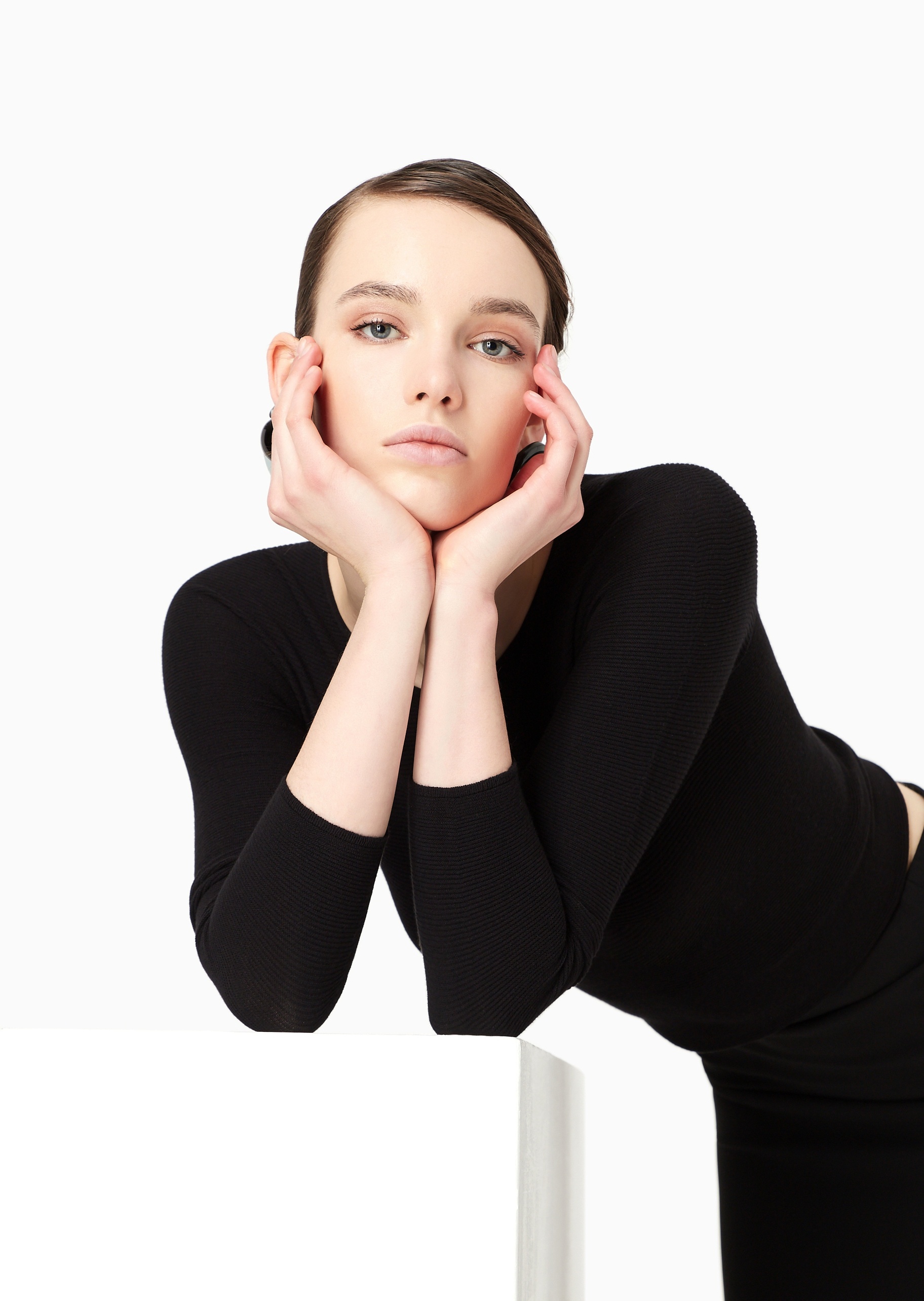 Giorgio Armani 女士人造棉修身长袖圆领纯色打底针织衫