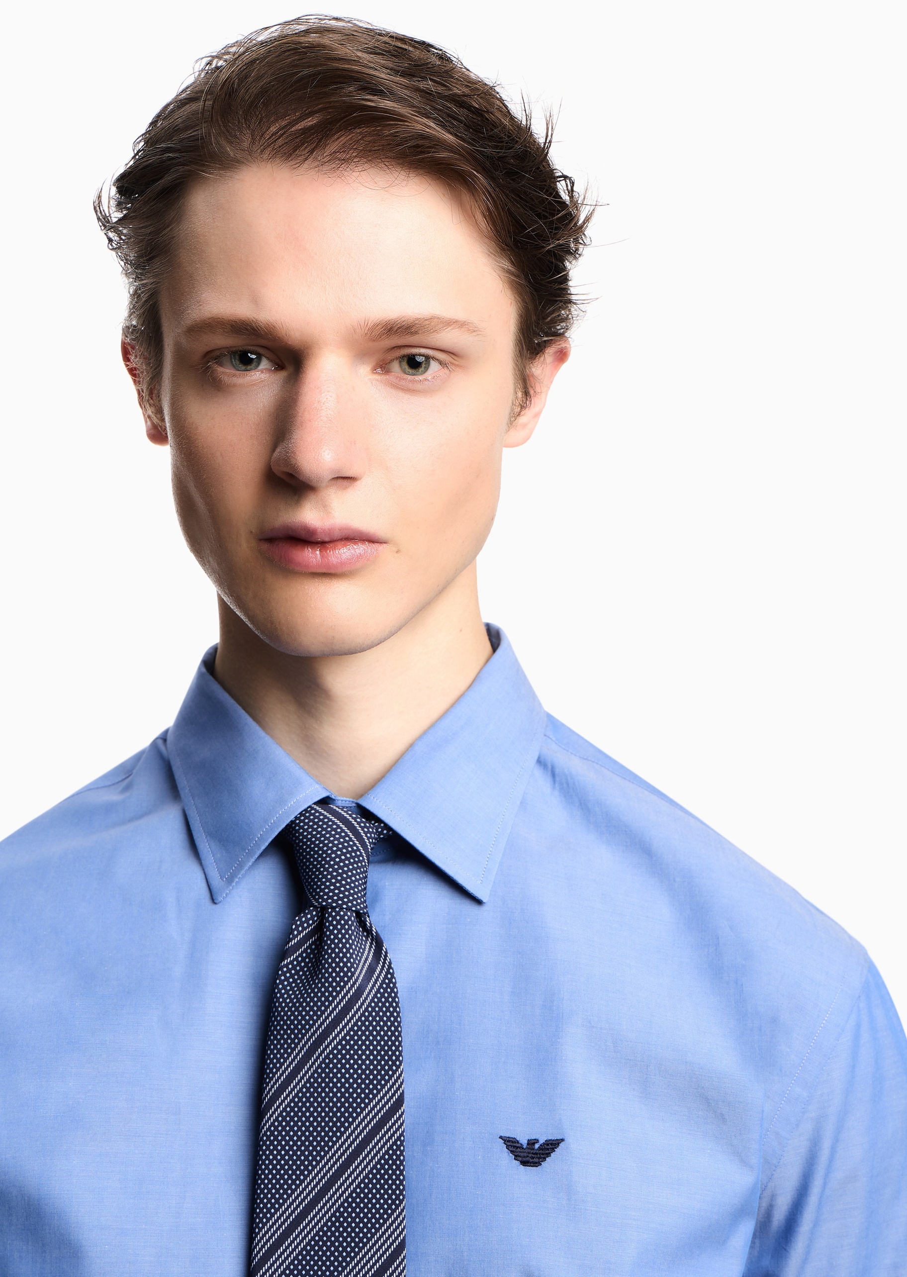 Emporio Armani 男士全棉长袖翻领经典纯色鹰标刺绣衬衫