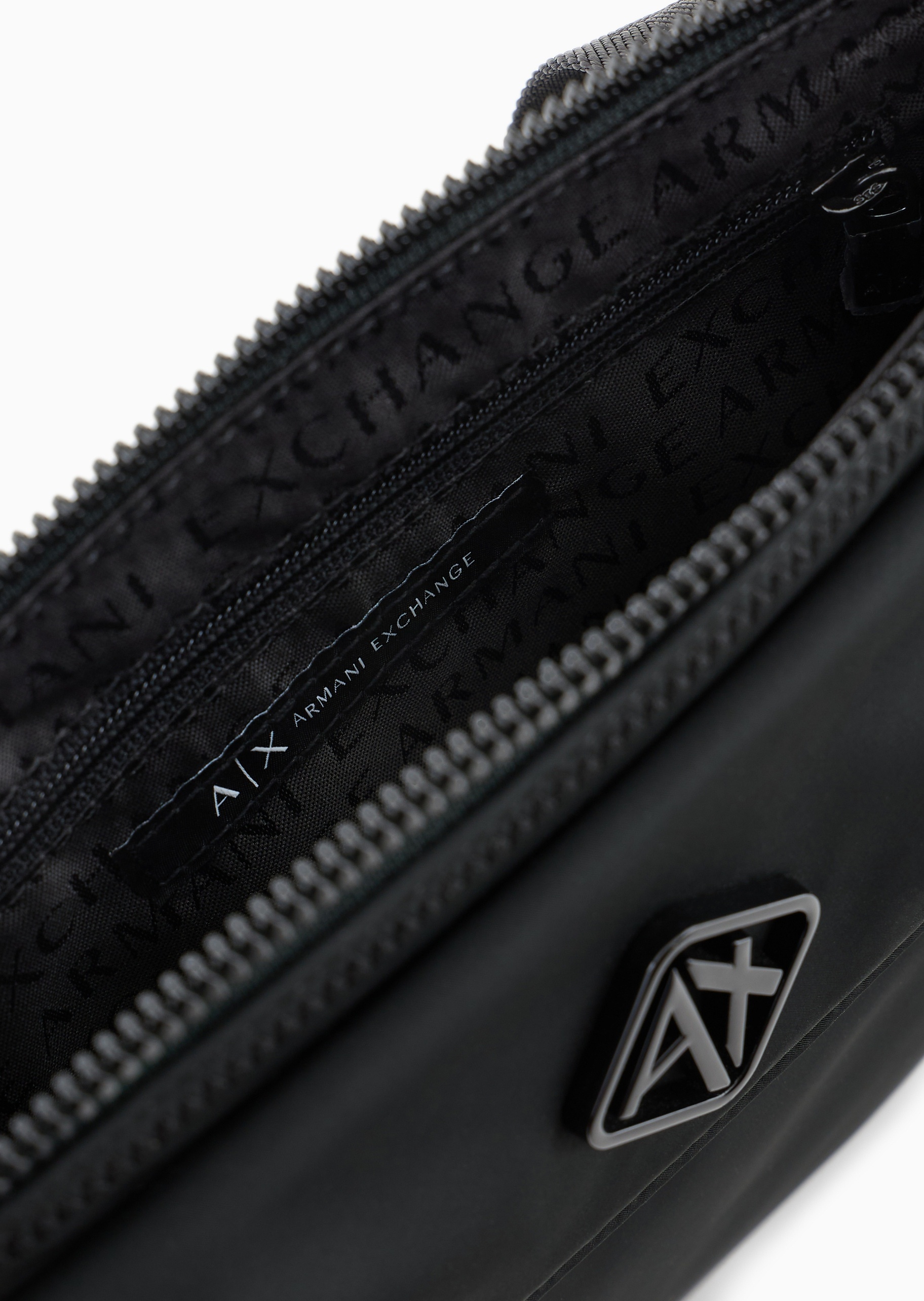 ARMANI EXCHANGE 男士拉链扁平可调节单肩斜挎邮差包