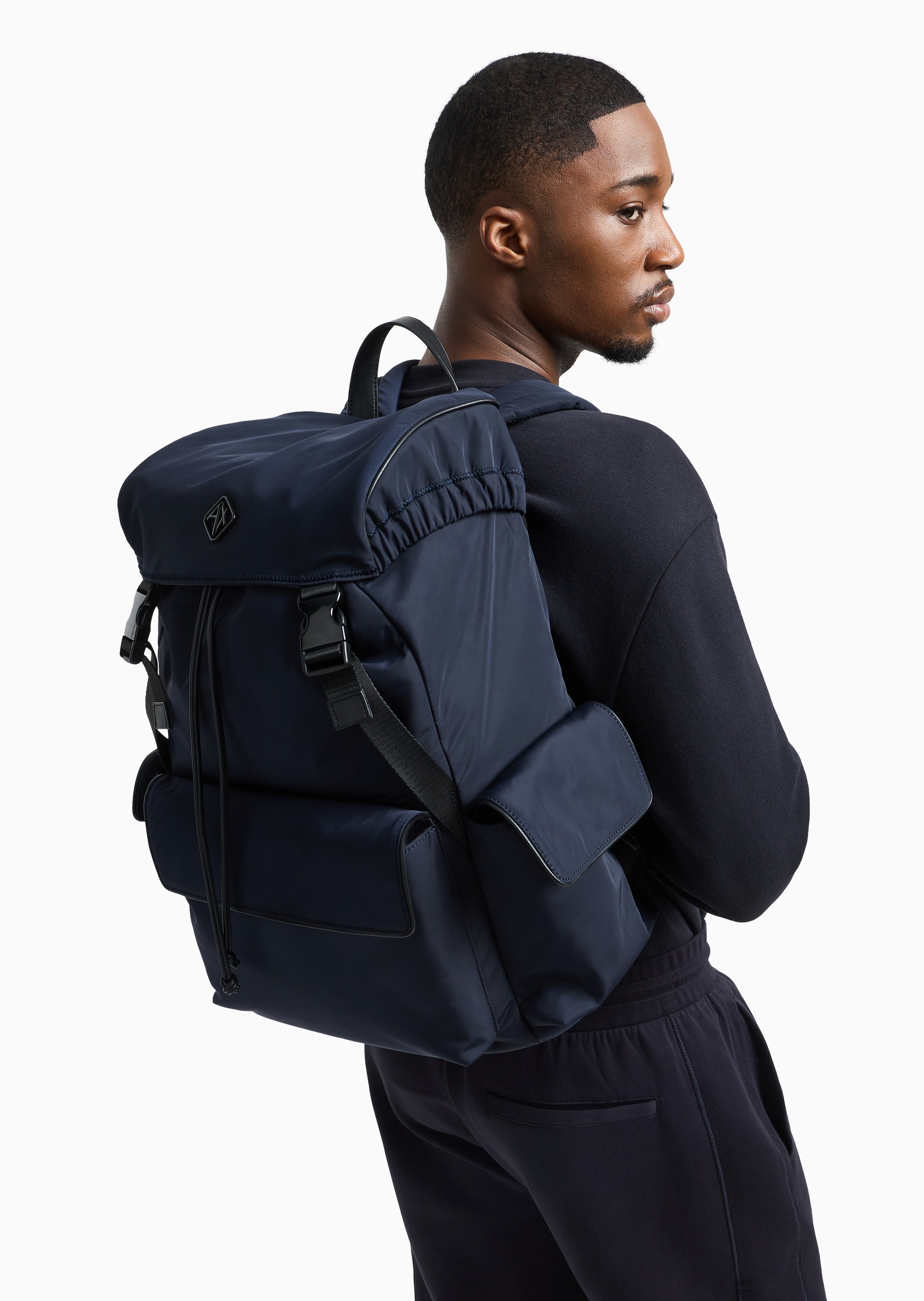 ARMANI EXCHANGE 男士大容量插扣翻盖徒步风手提双肩包