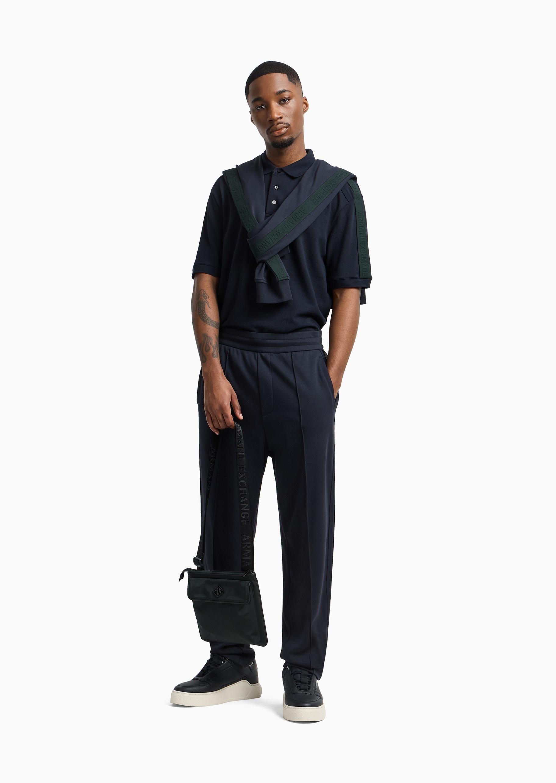 ARMANI EXCHANGE 男士拉链扁平可调节单肩斜挎邮差包