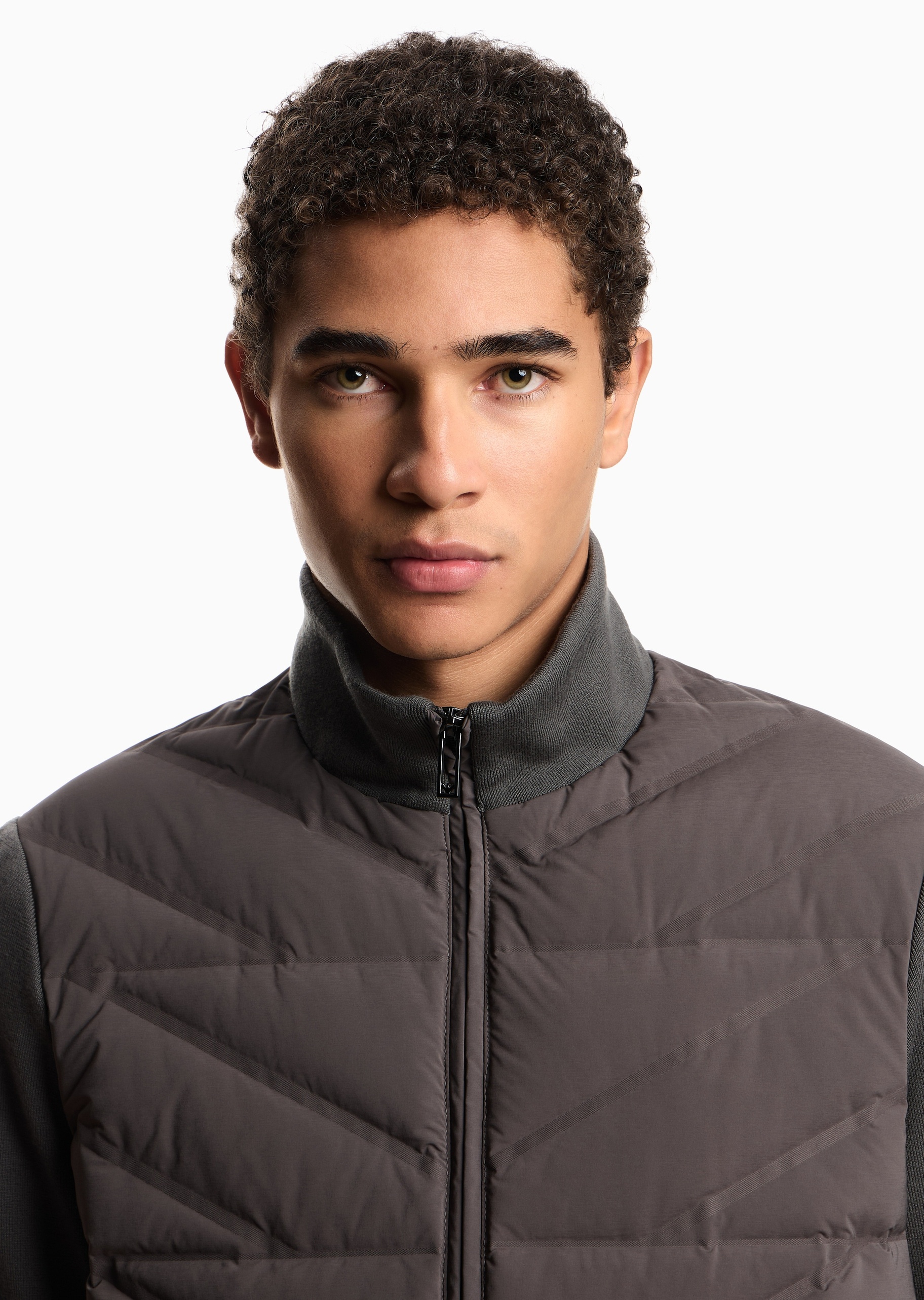 Emporio Armani 男士短款轻薄长袖立领假两件拉链门襟羽绒服