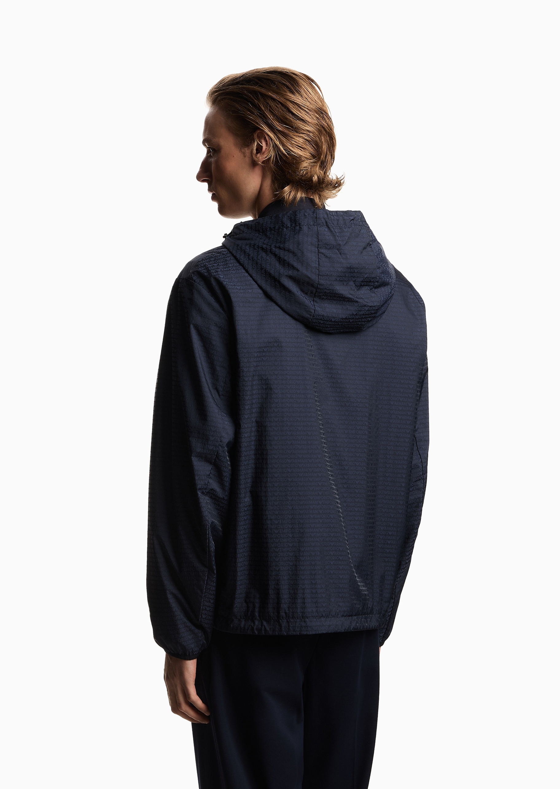 Emporio Armani 男士长袖连帽拉链门襟通体提花夹克