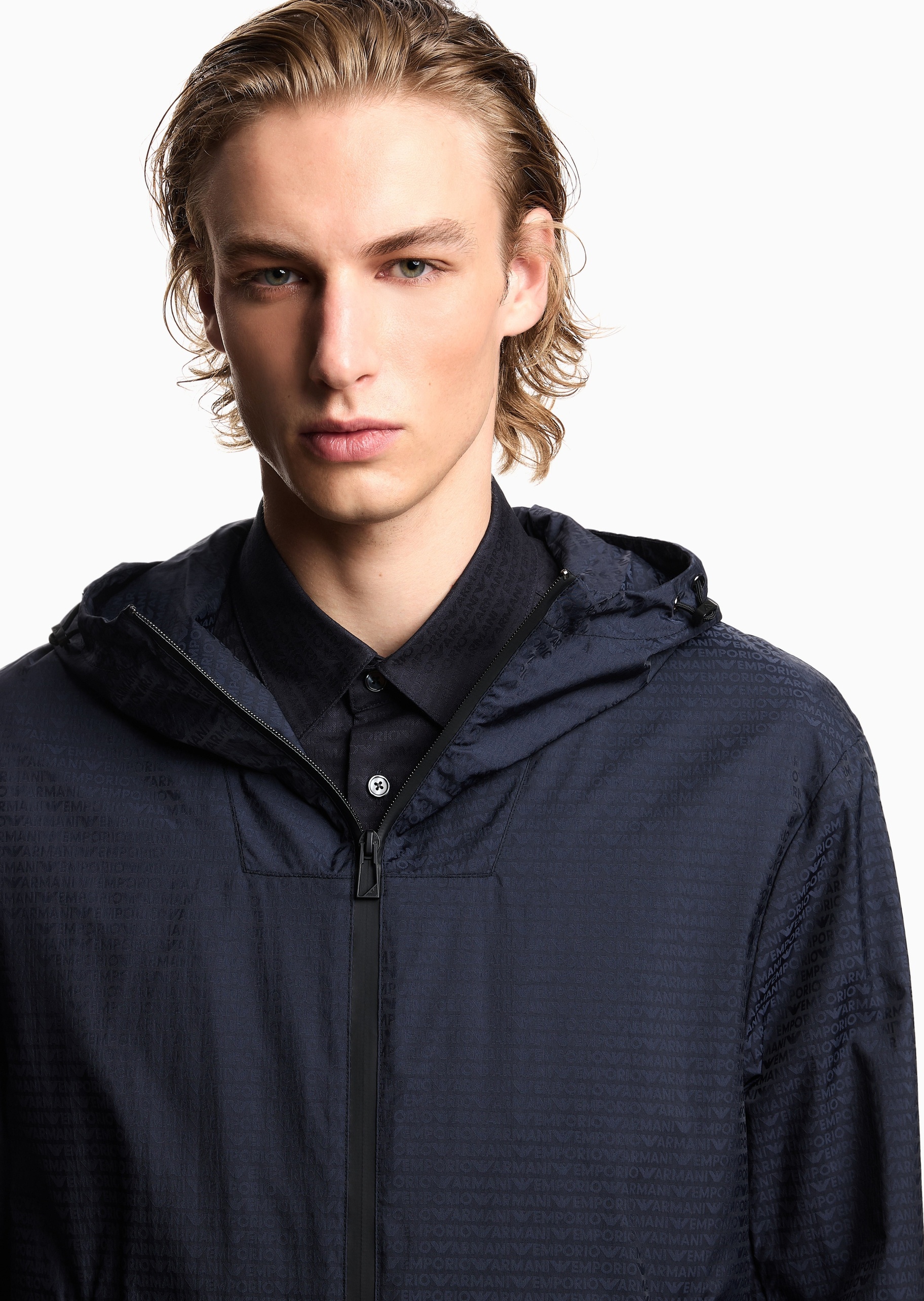 Emporio Armani 男士长袖连帽拉链门襟通体提花夹克