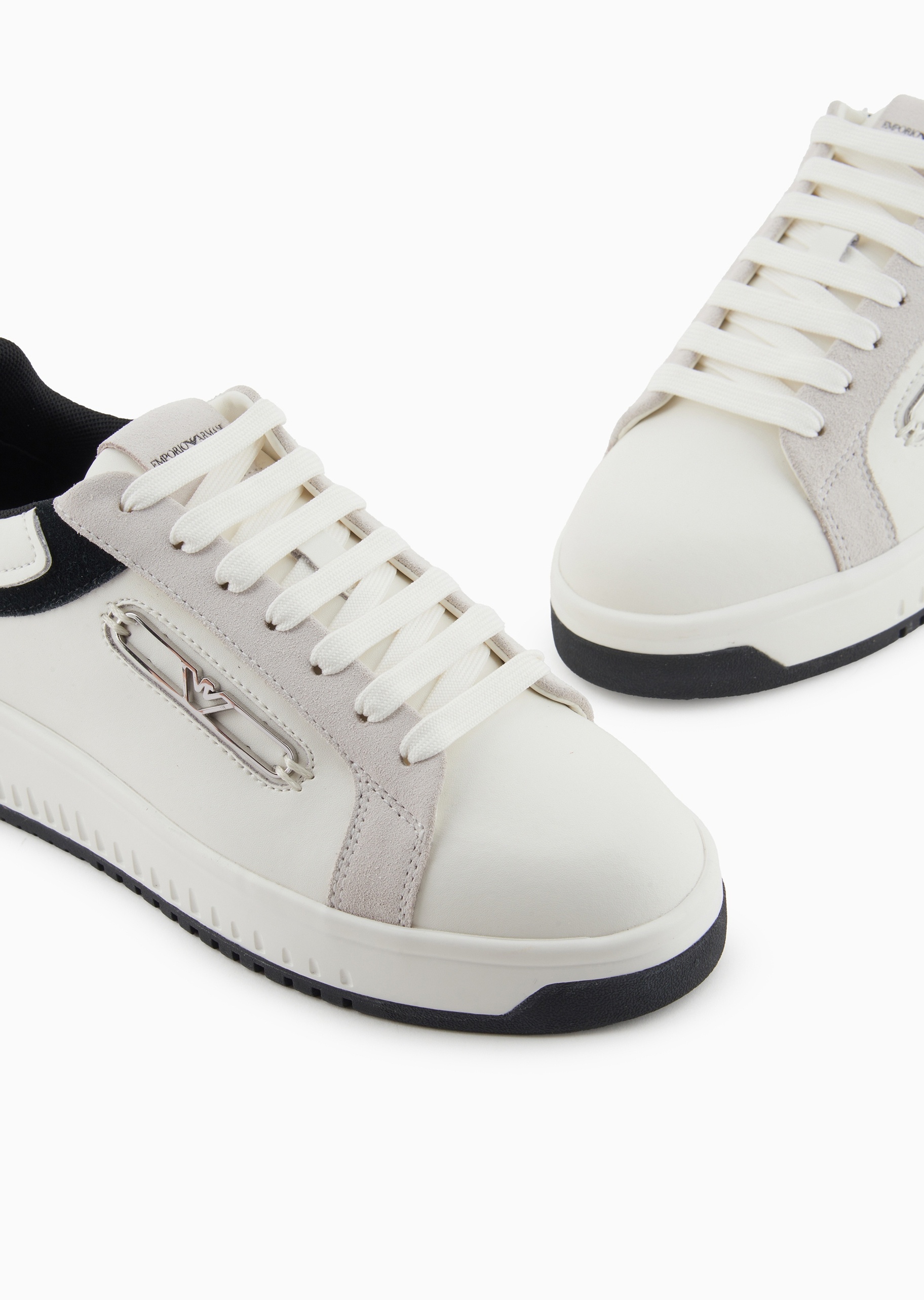 Emporio Armani 女士系带低帮圆头镂空鹰标休闲运动鞋