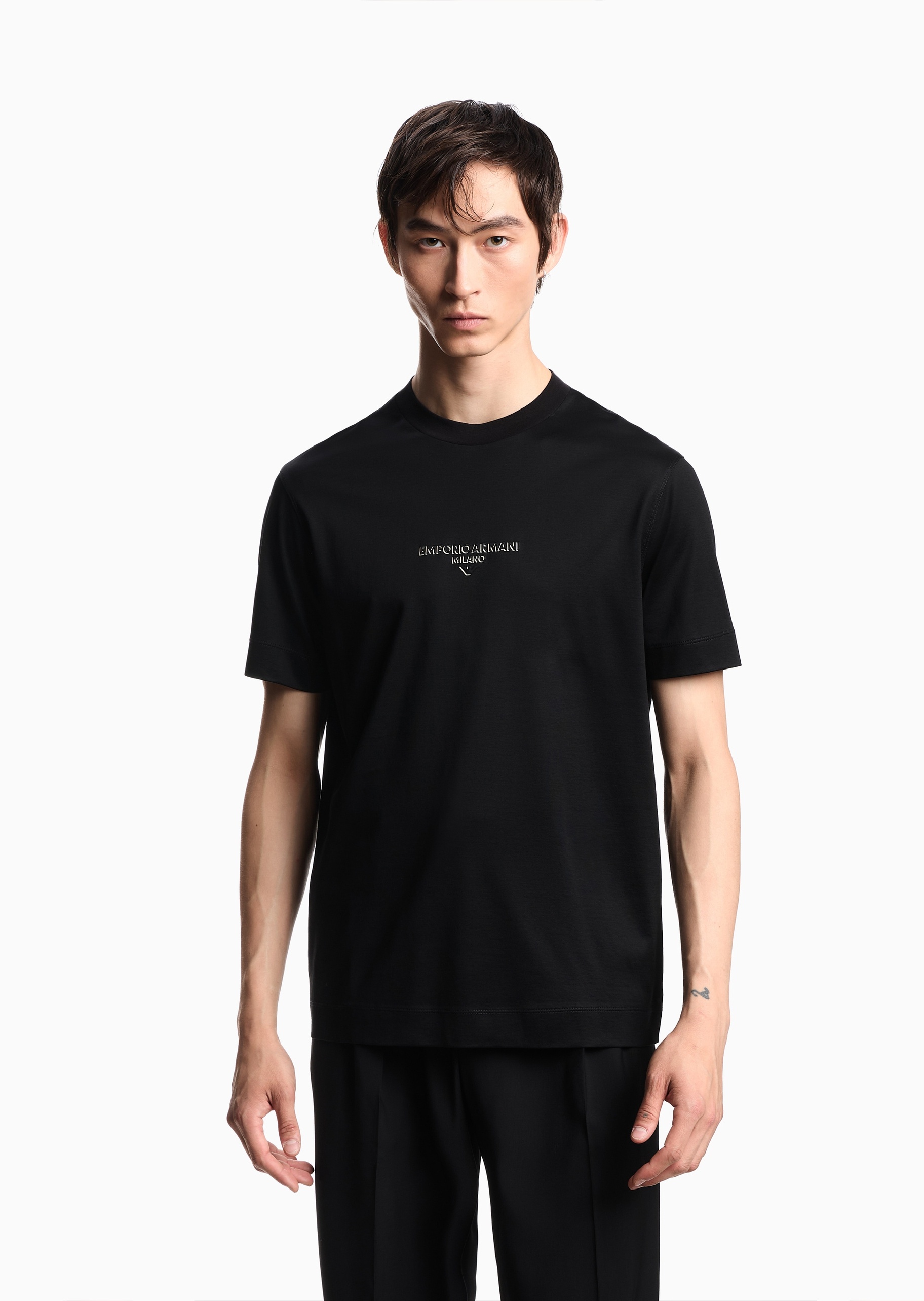 Emporio Armani 男士莱赛尔合身短袖圆领正肩T恤