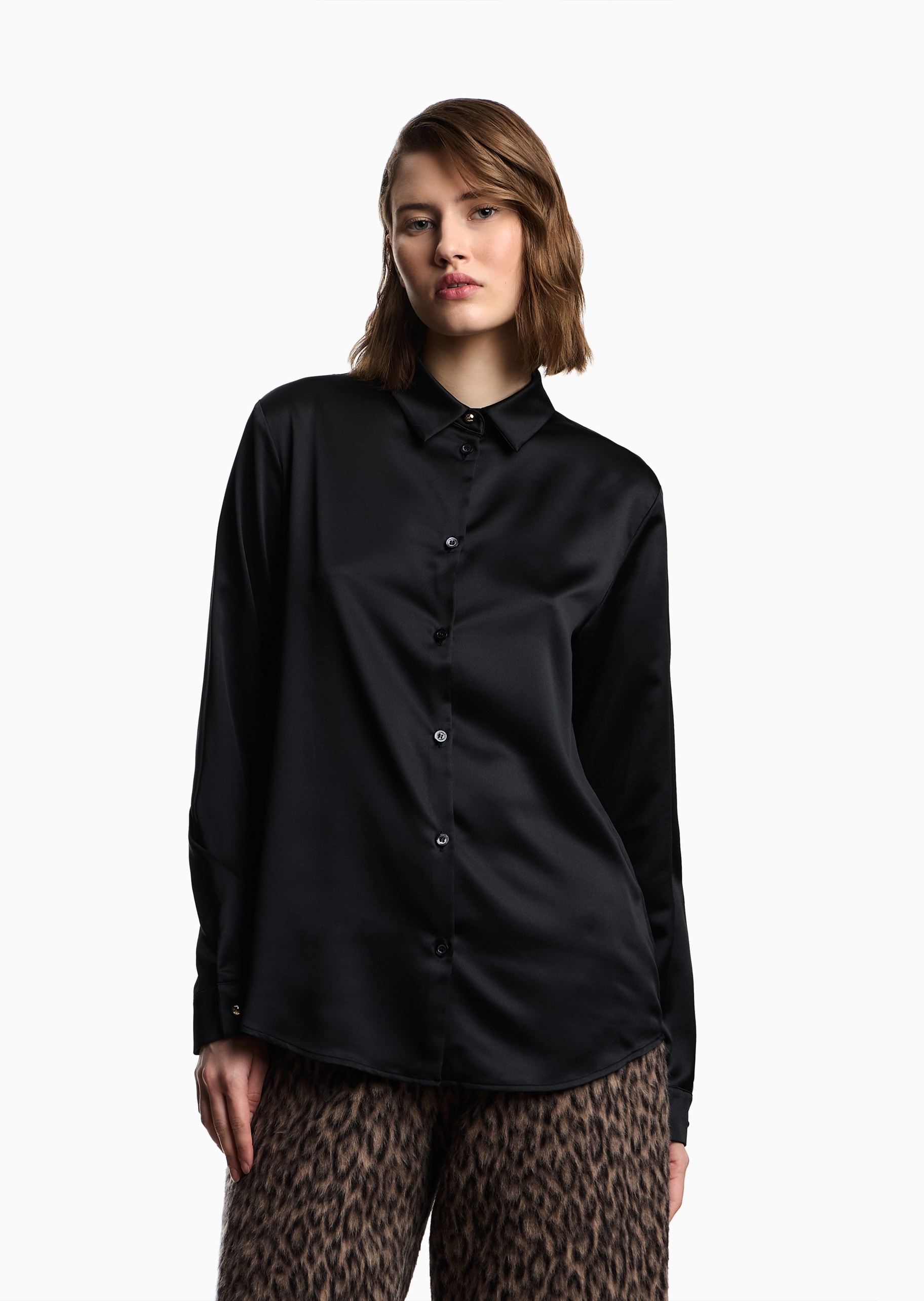 Emporio Armani 女士修身长袖翻领纽扣门襟纯色衬衫