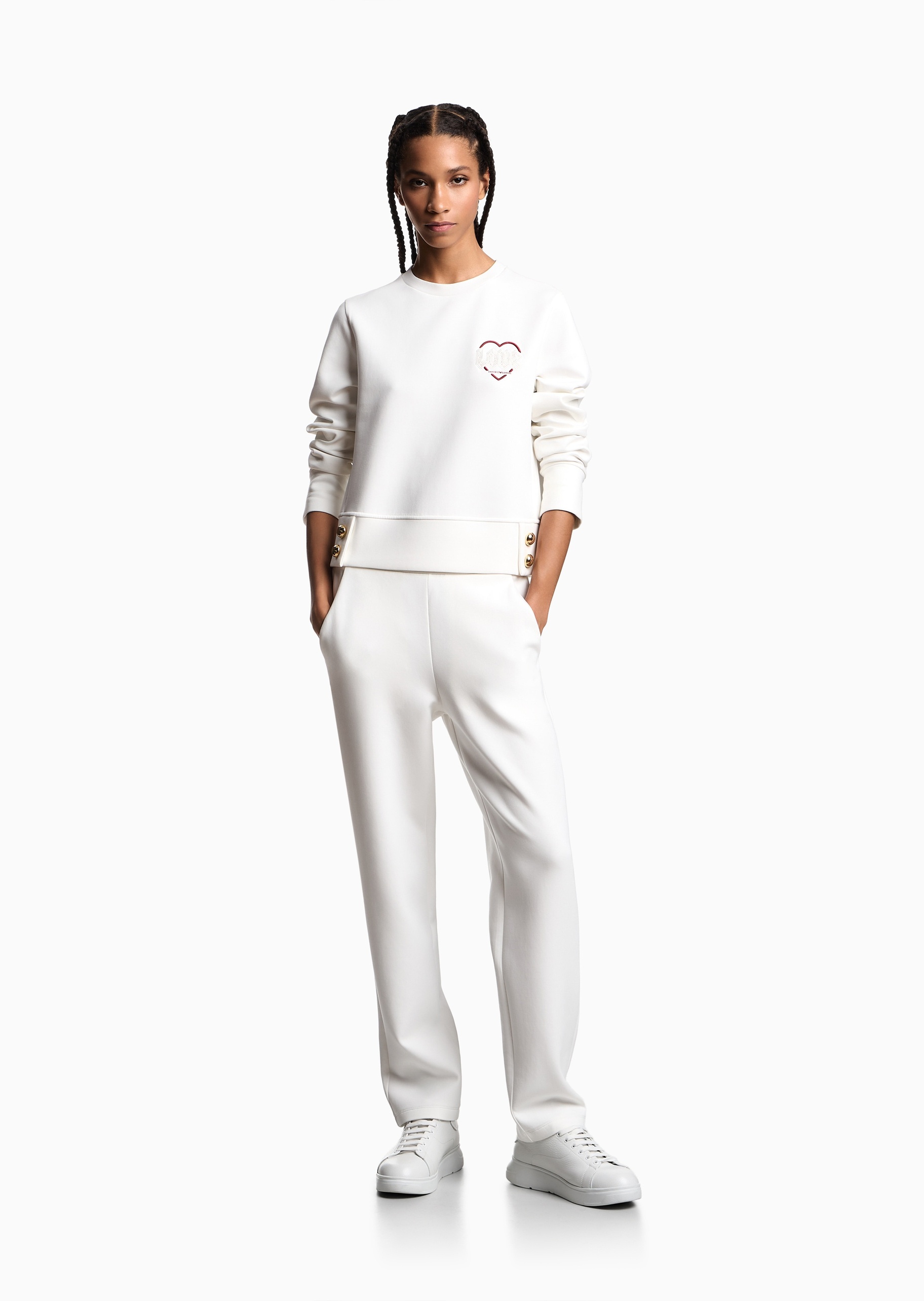 Emporio Armani 女士休闲合身落肩刺绣套头圆领卫衣