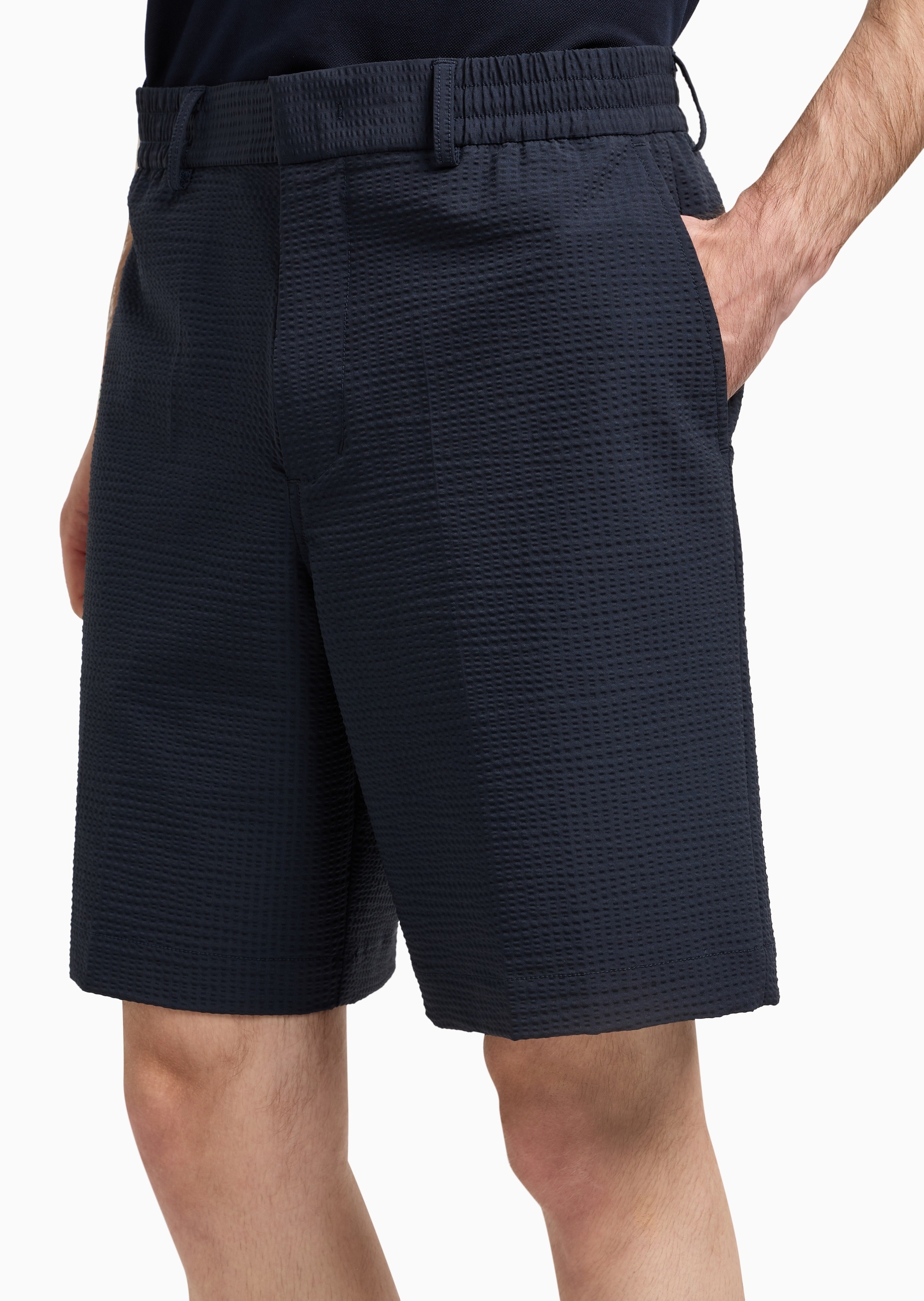 Emporio Armani 男士泡泡纱宽松纯色休闲百慕大短裤