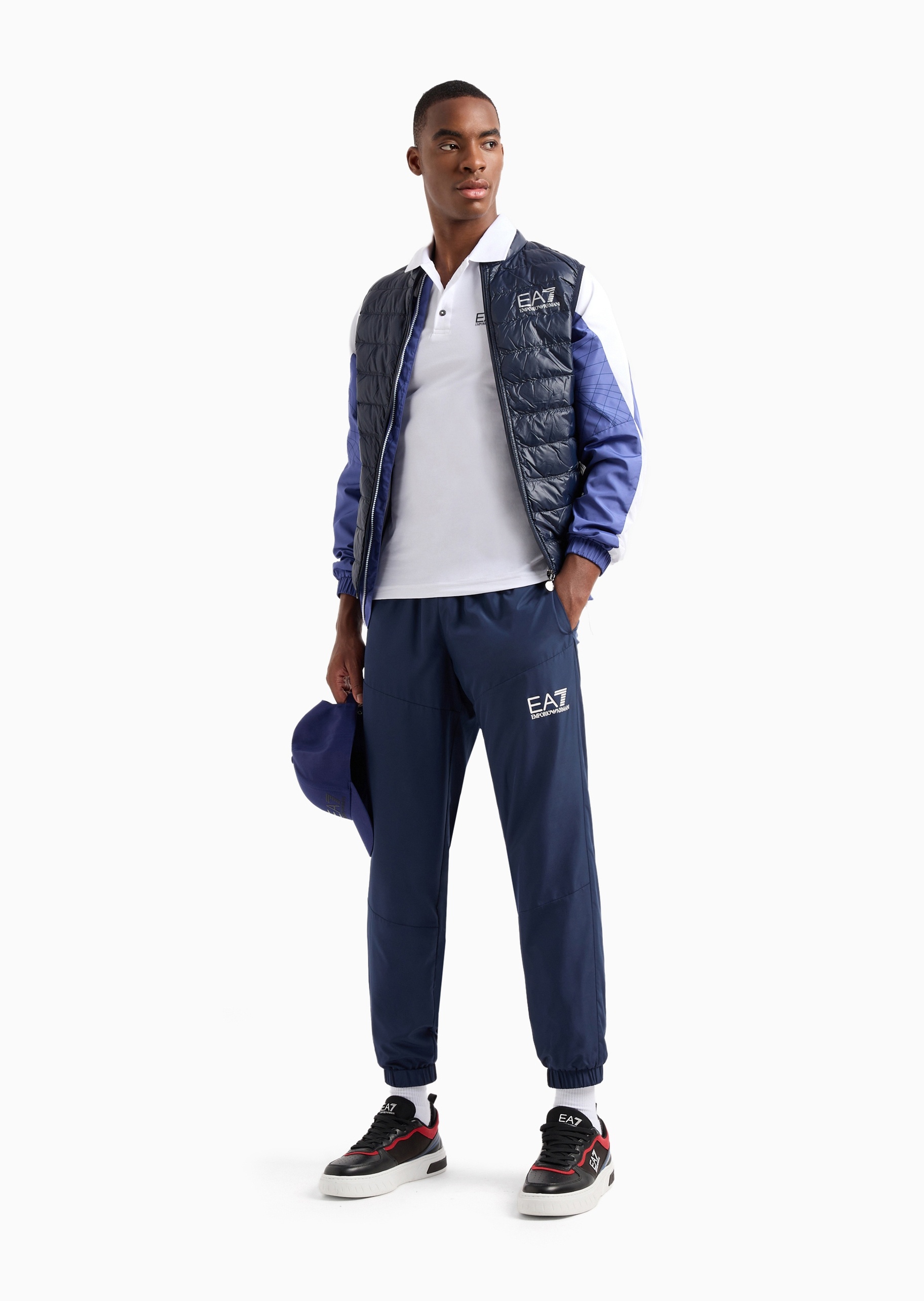 EA7 男女同款短款轻薄无袖立领户外休闲羽绒马甲